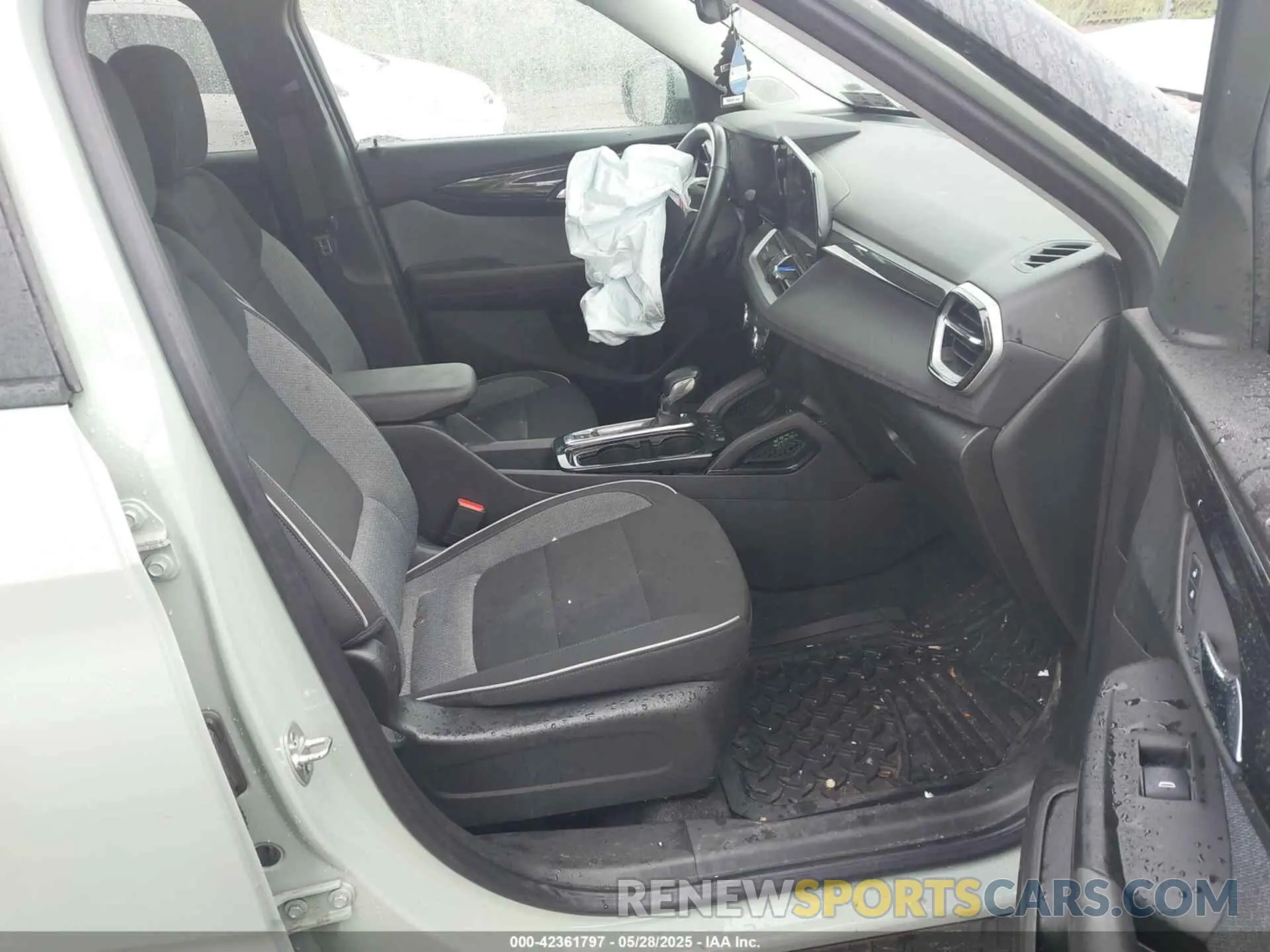 5 Photograph of a damaged car KL79MRSL1SB000889 CHEVROLET TRAILBLAZER 2025