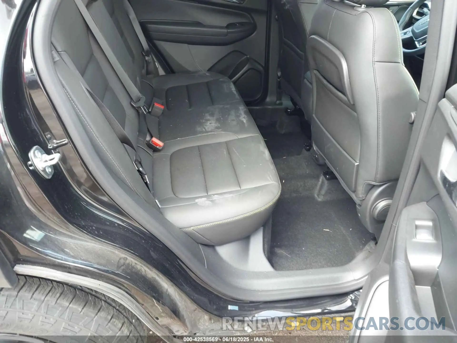 8 Photograph of a damaged car KL79MSSL1SB010703 CHEVROLET TRAILBLAZER 2025