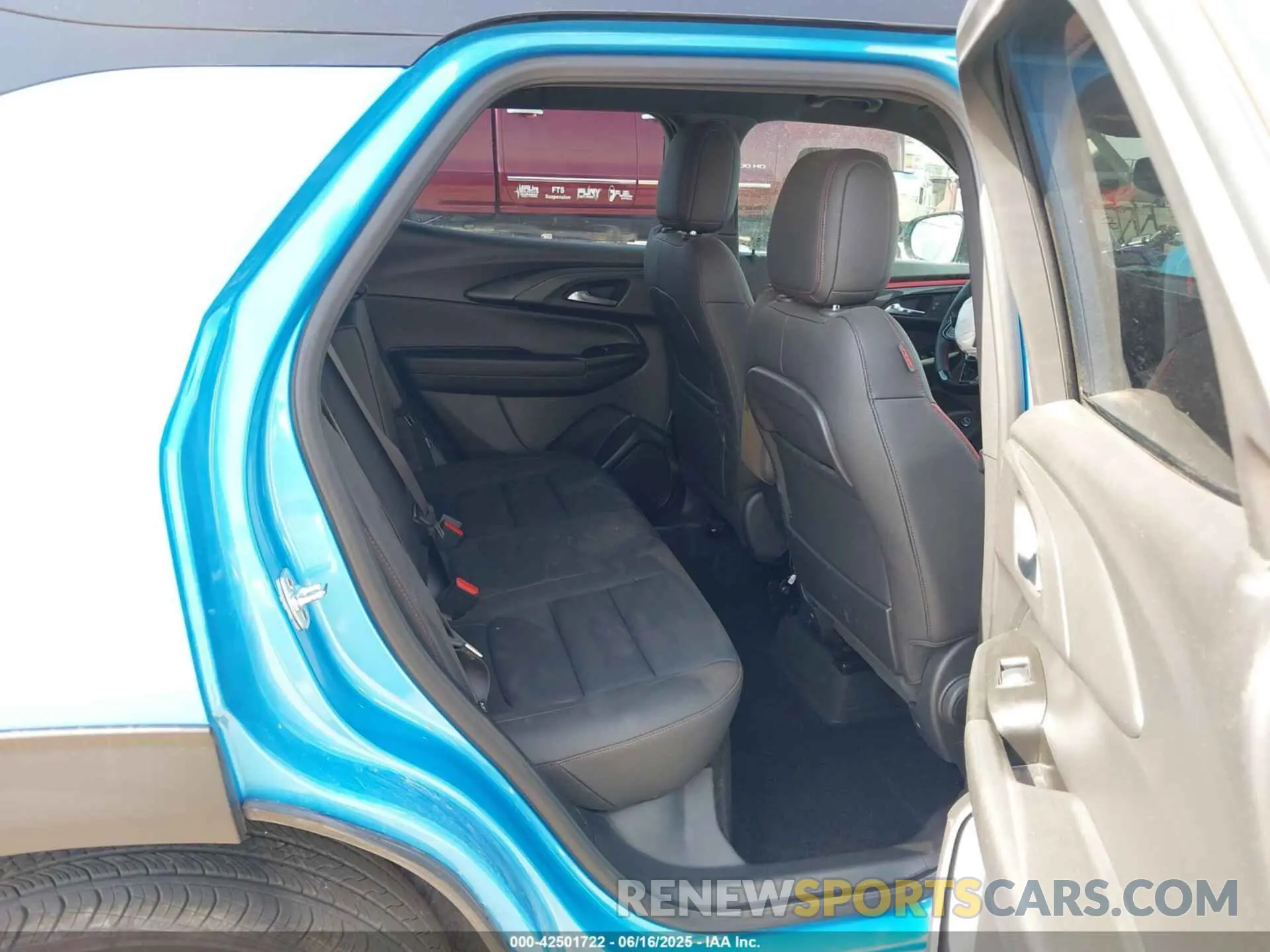 8 Photograph of a damaged car KL79MTSL5SB093624 CHEVROLET TRAILBLAZER 2025