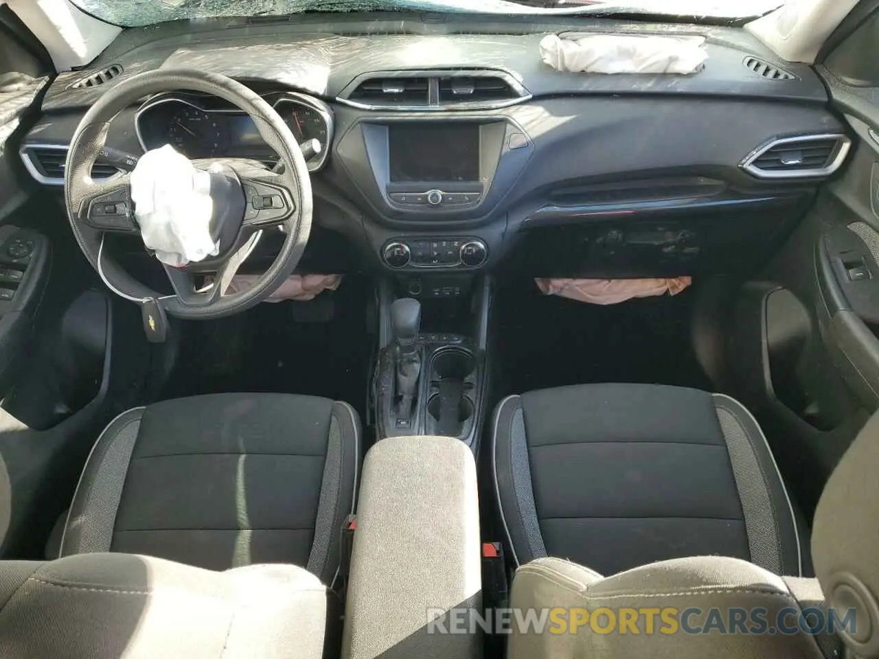 8 Photograph of a damaged car KL79MNSLXMB073304 CHEVROLET TRAILBLZR 2021