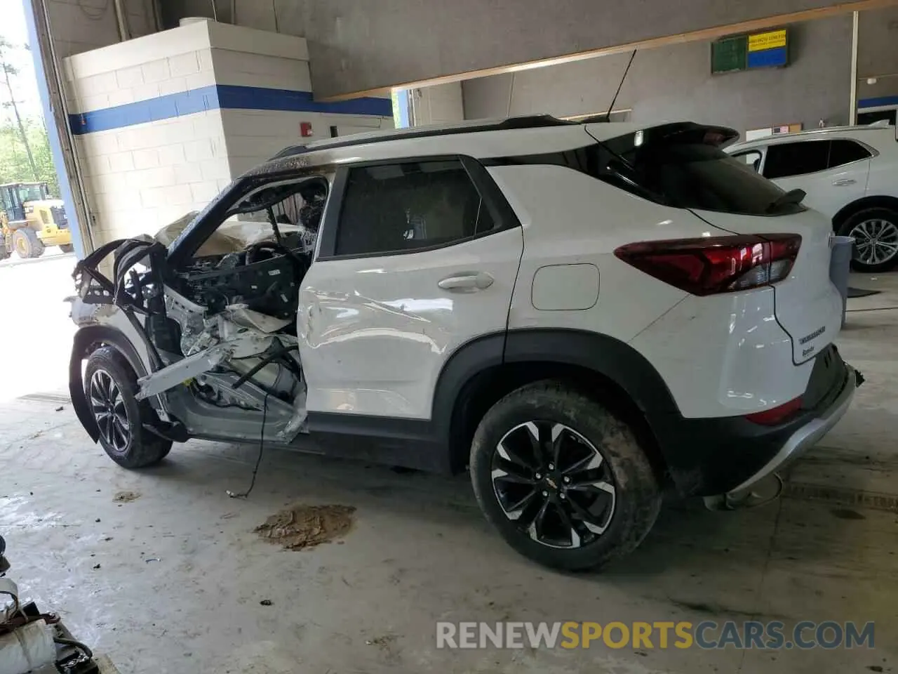 2 Photograph of a damaged car KL79MPS23MB091503 CHEVROLET TRAILBLZR 2021