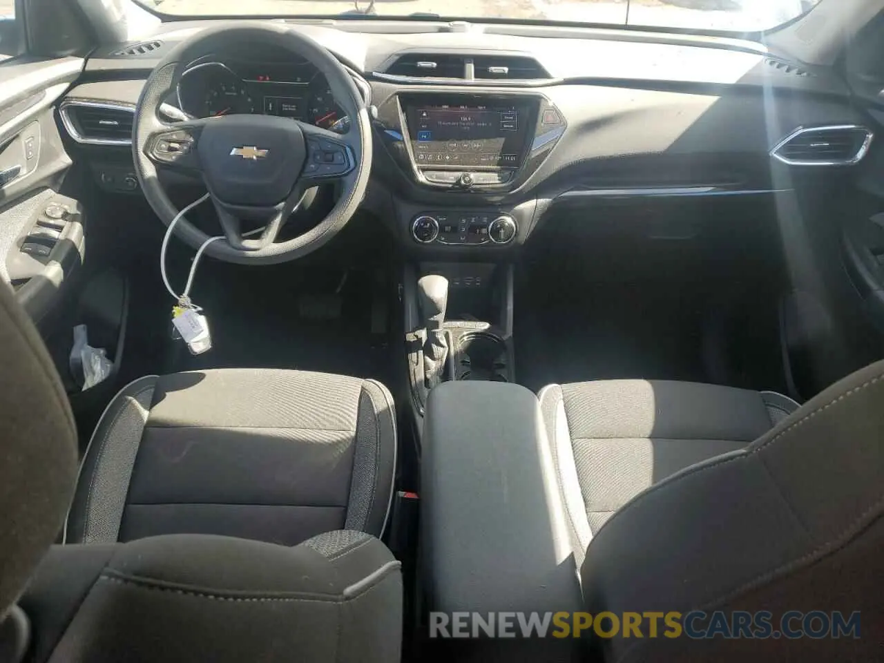 8 Photograph of a damaged car KL79MPSL8MB094907 CHEVROLET TRAILBLZR 2021