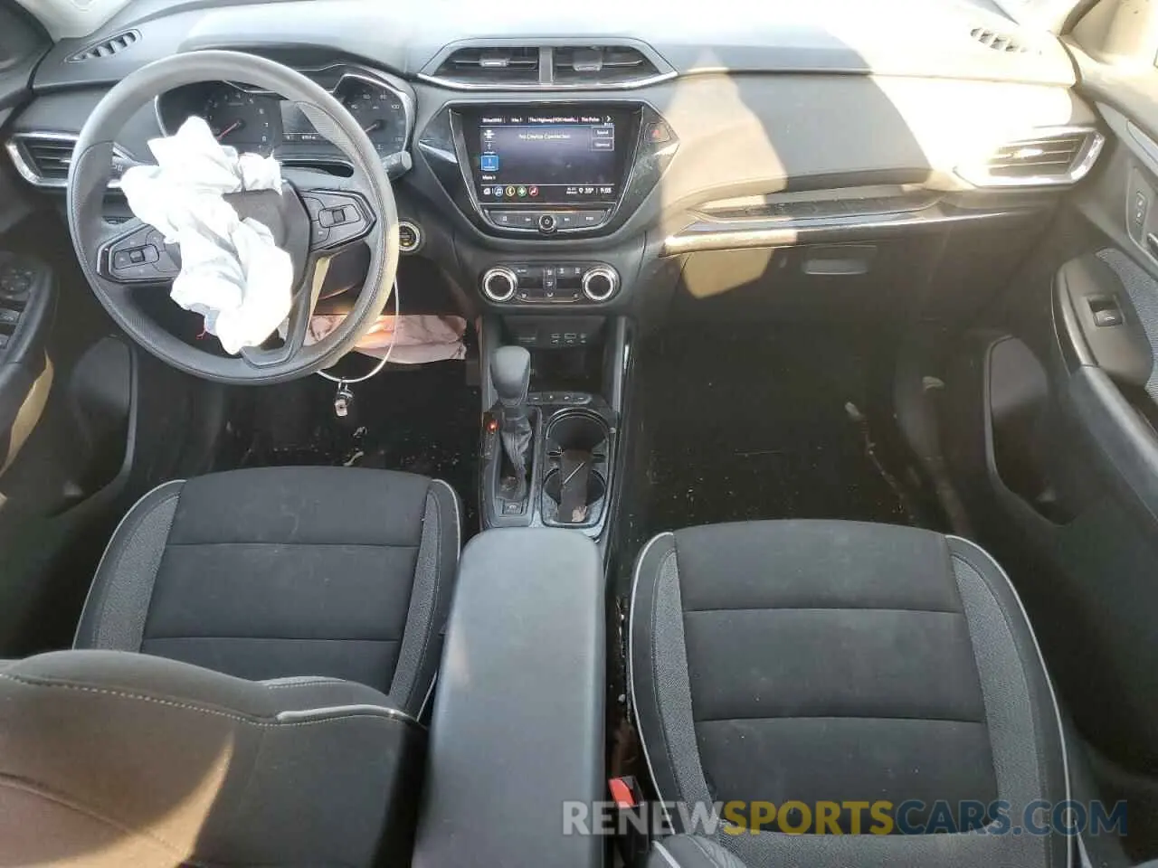 8 Photograph of a damaged car KL79MRSL4MB046123 CHEVROLET TRAILBLZR 2021