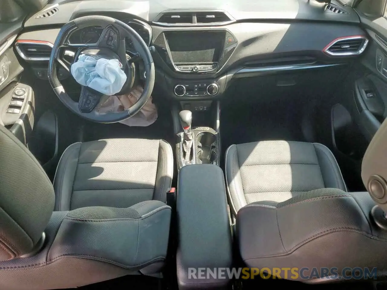 8 Photograph of a damaged car KL79MTSLXMB150581 CHEVROLET TRAILBLZR 2021