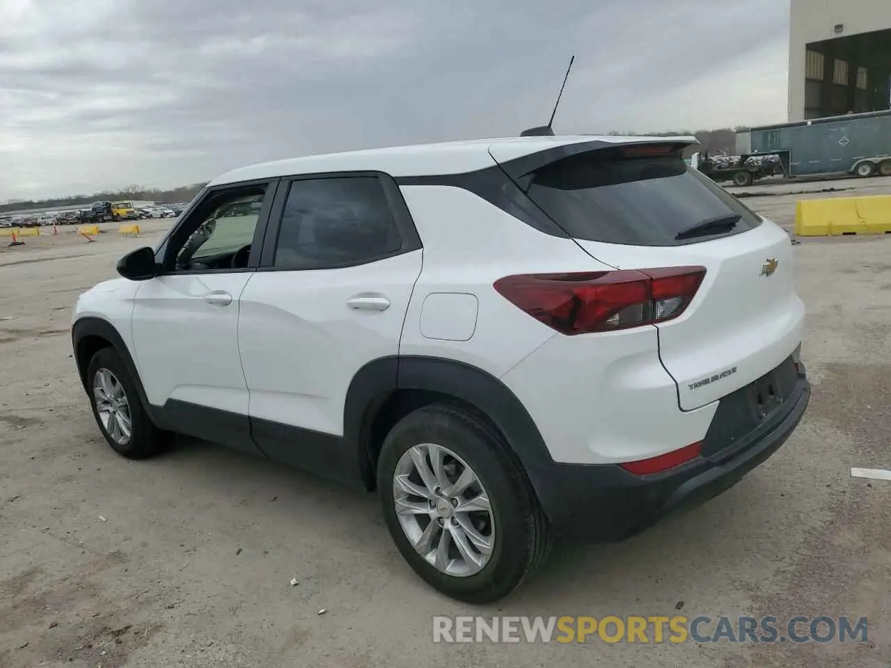 2 Photograph of a damaged car KL79MMS26NB146641 CHEVROLET TRAILBLZR 2022