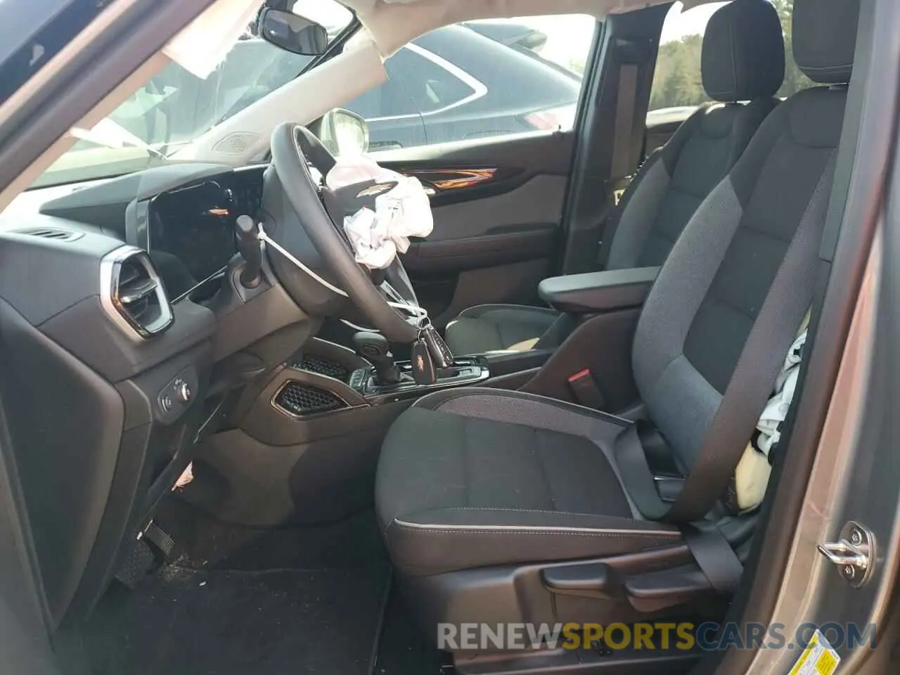 7 Photograph of a damaged car KL79MRSL3RB036500 CHEVROLET TRAILBLZR 2024