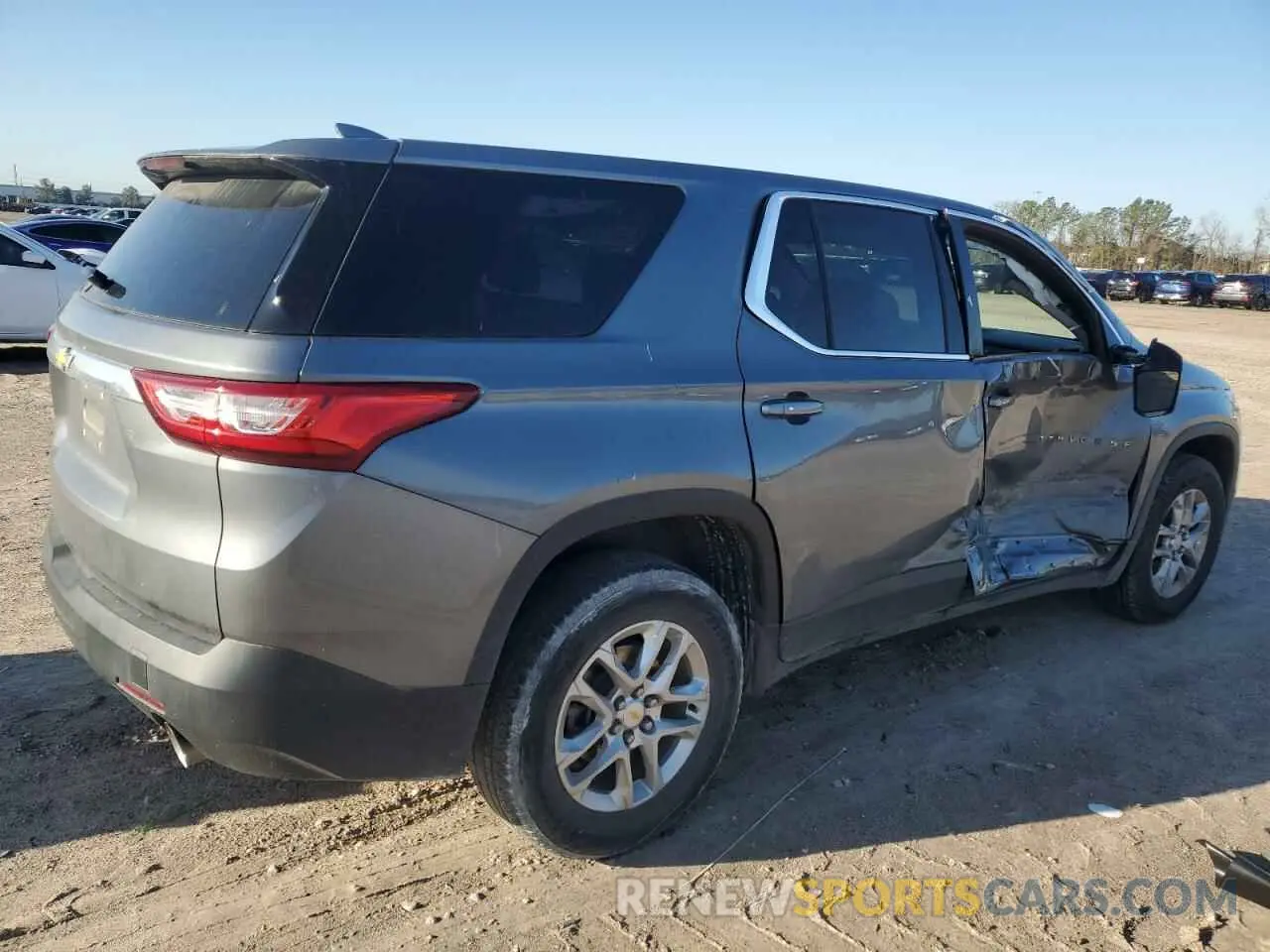 3 Photograph of a damaged car 1GNERFKW0KJ120112 CHEVROLET TRAVERSE 2019