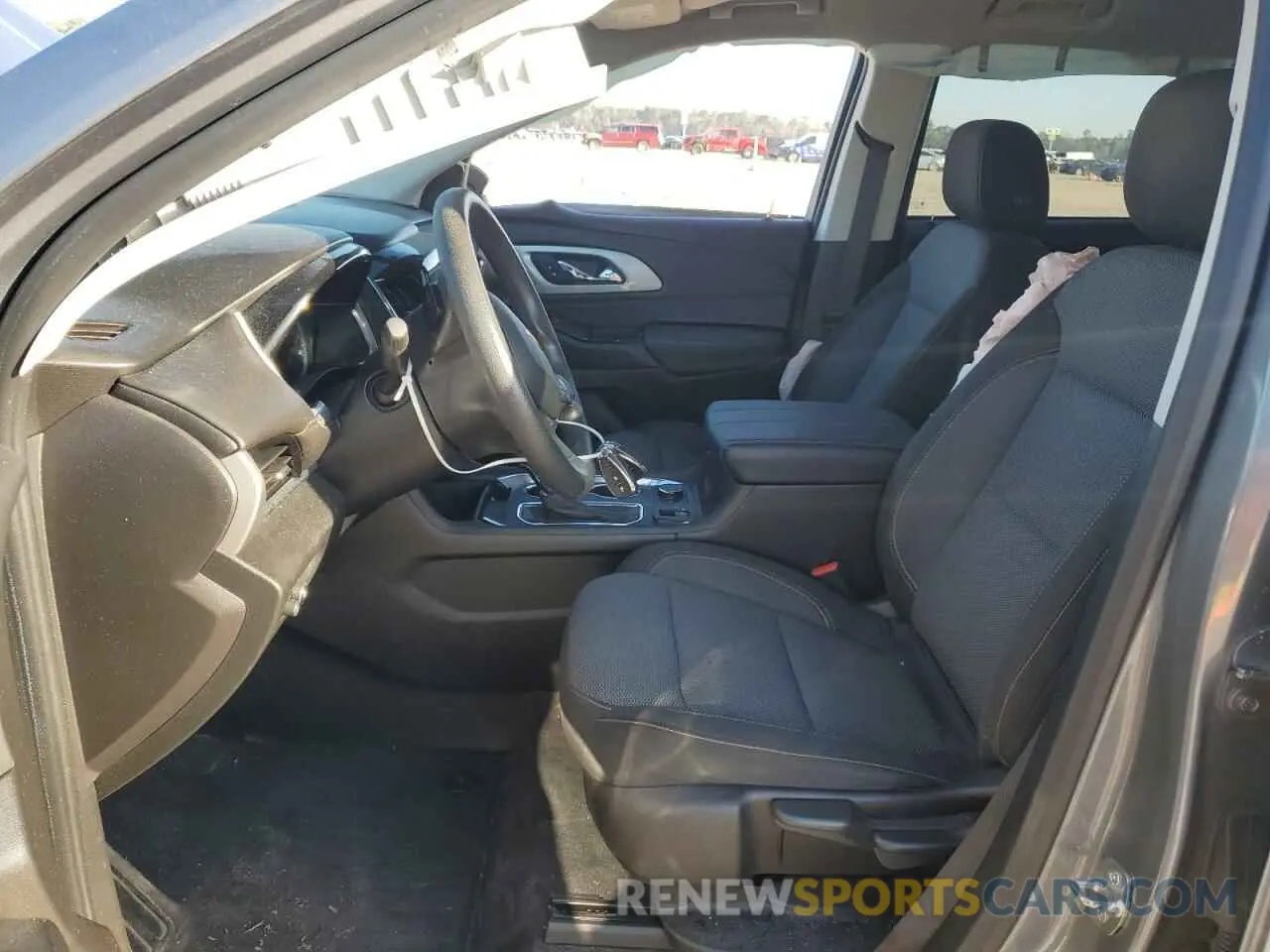 7 Photograph of a damaged car 1GNERFKW0KJ120112 CHEVROLET TRAVERSE 2019