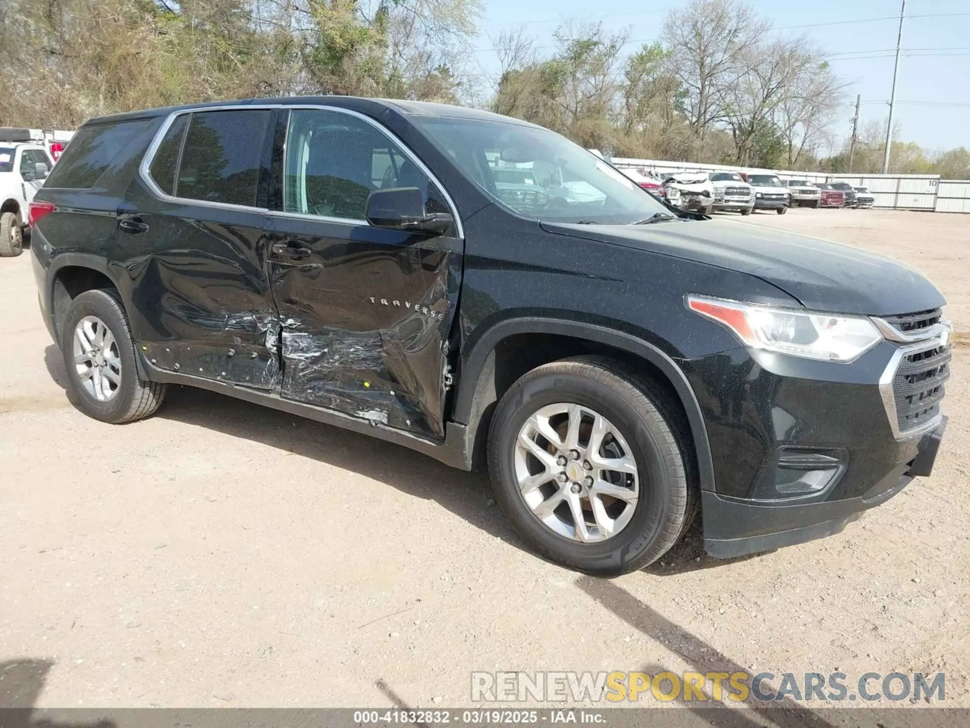 1 Photograph of a damaged car 1GNERFKW0KJ165566 CHEVROLET TRAVERSE 2019
