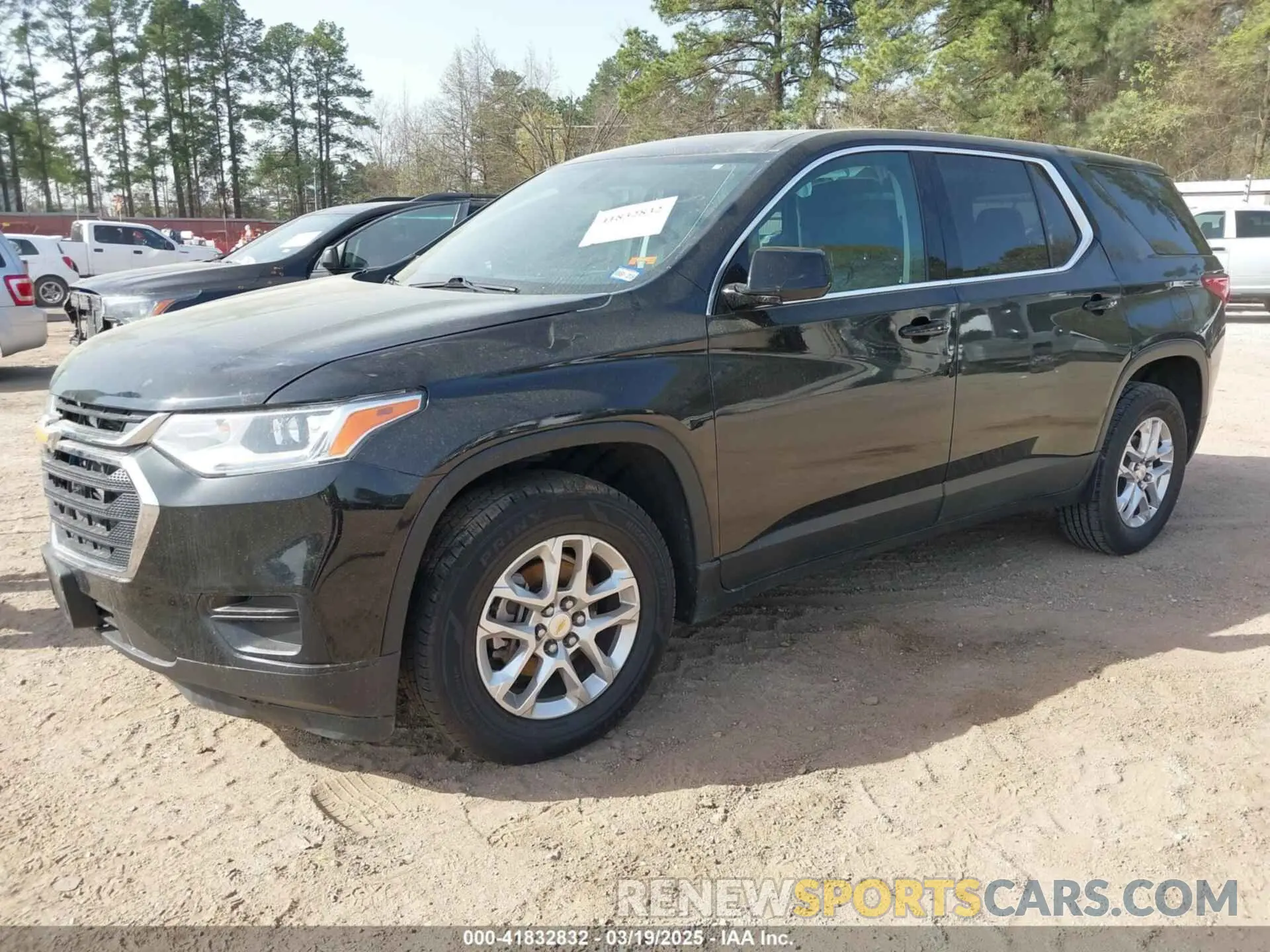 2 Photograph of a damaged car 1GNERFKW0KJ165566 CHEVROLET TRAVERSE 2019