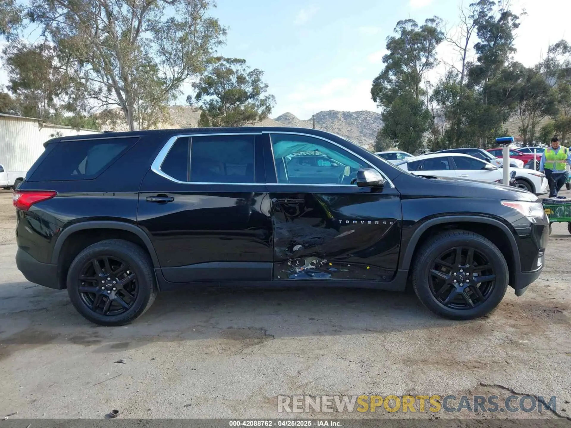 13 Photograph of a damaged car 1GNERFKW2KJ105630 CHEVROLET TRAVERSE 2019