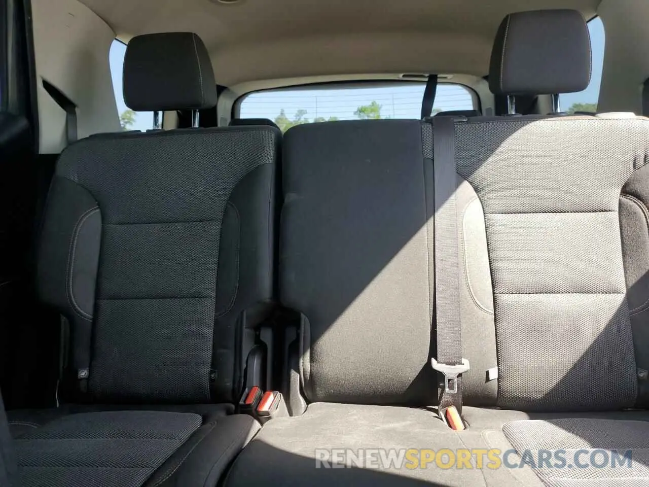 10 Photograph of a damaged car 1GNERFKW2KJ246410 CHEVROLET TRAVERSE 2019