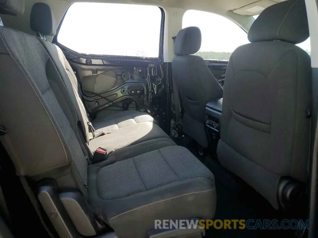 11 Photograph of a damaged car 1GNERFKW2KJ246410 CHEVROLET TRAVERSE 2019
