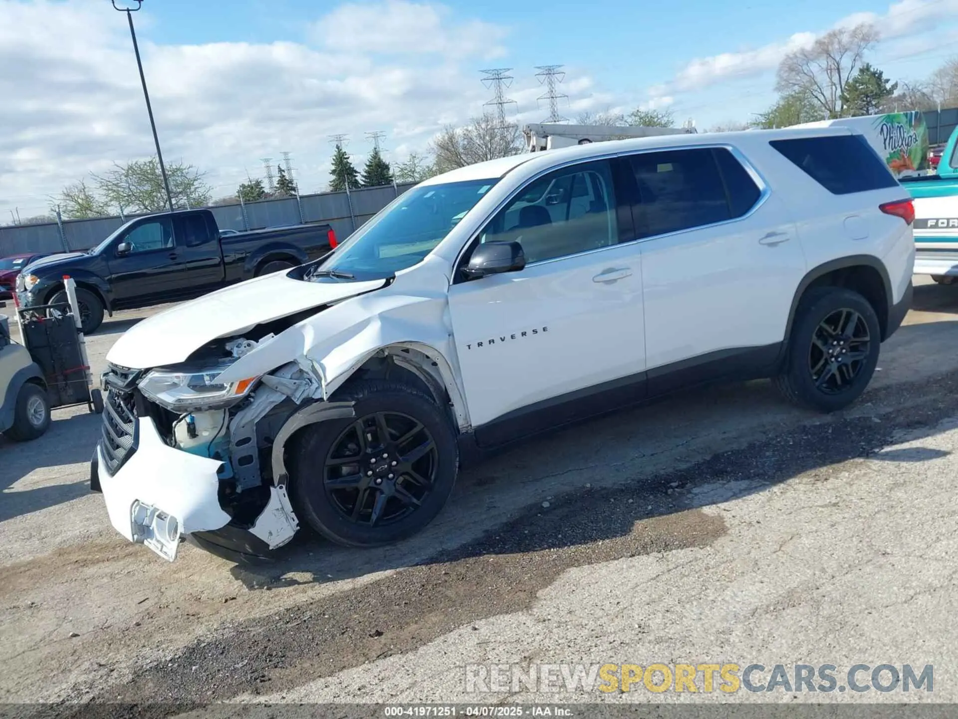 2 Photograph of a damaged car 1GNERFKW3KJ168123 CHEVROLET TRAVERSE 2019