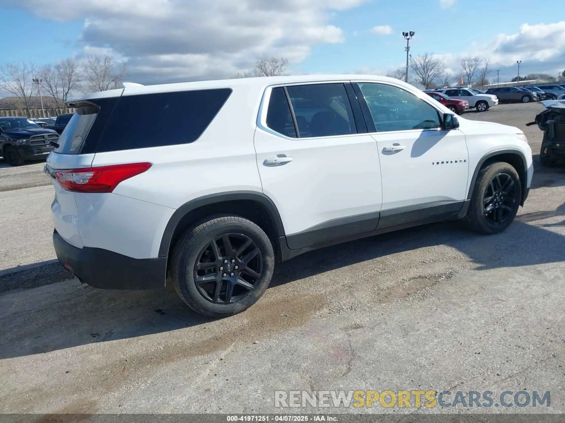4 Photograph of a damaged car 1GNERFKW3KJ168123 CHEVROLET TRAVERSE 2019