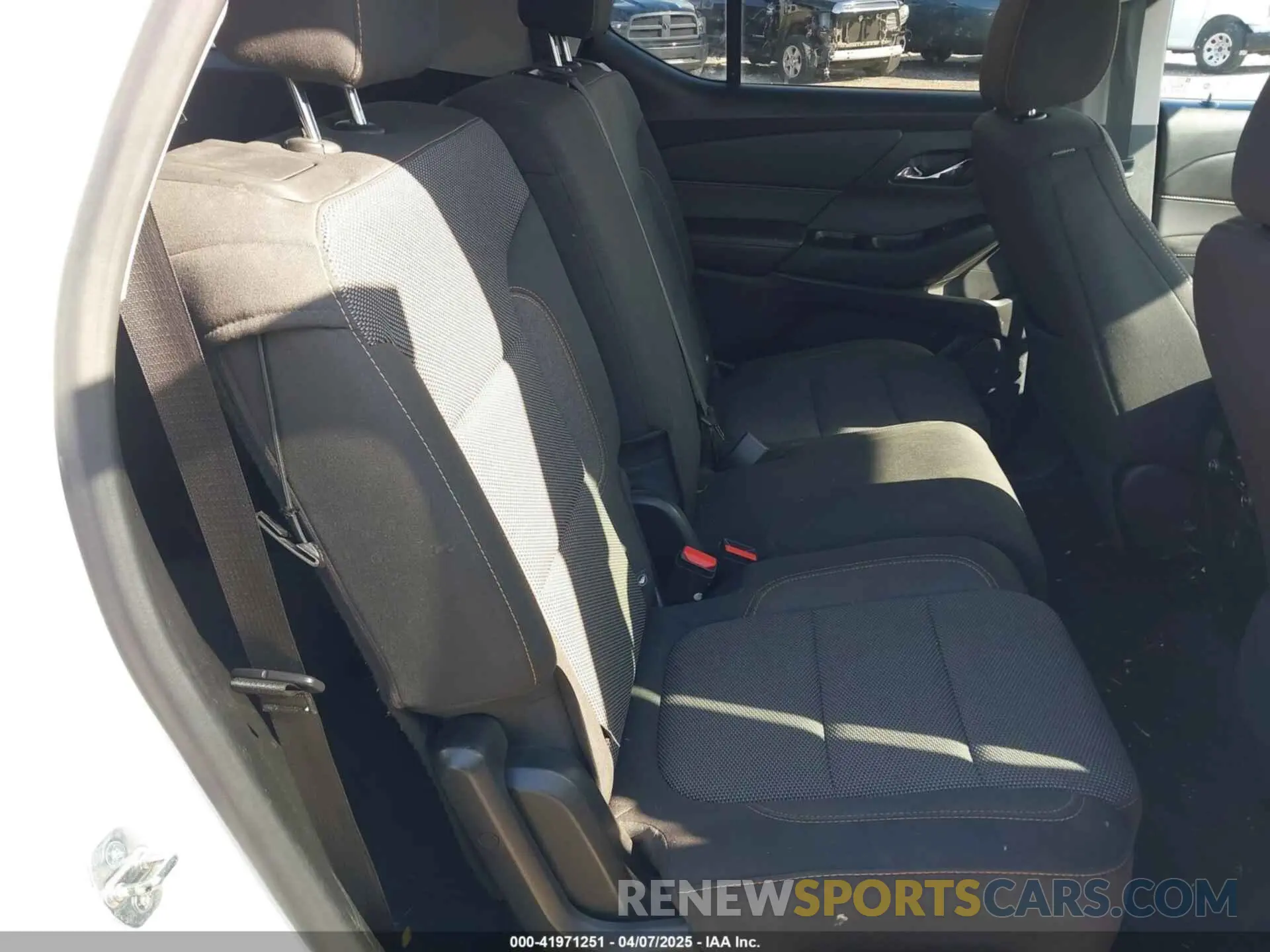 8 Photograph of a damaged car 1GNERFKW3KJ168123 CHEVROLET TRAVERSE 2019