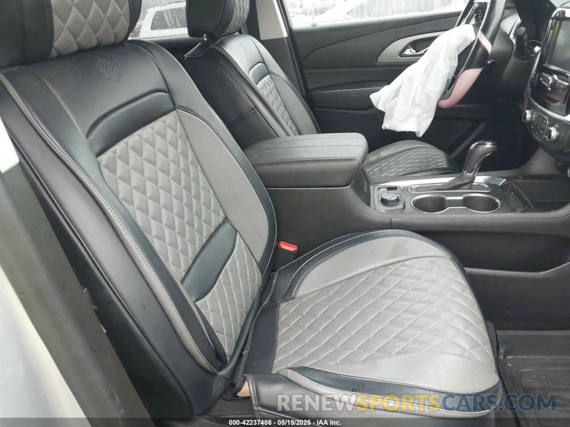 5 Photograph of a damaged car 1GNERFKW4KJ156921 CHEVROLET TRAVERSE 2019