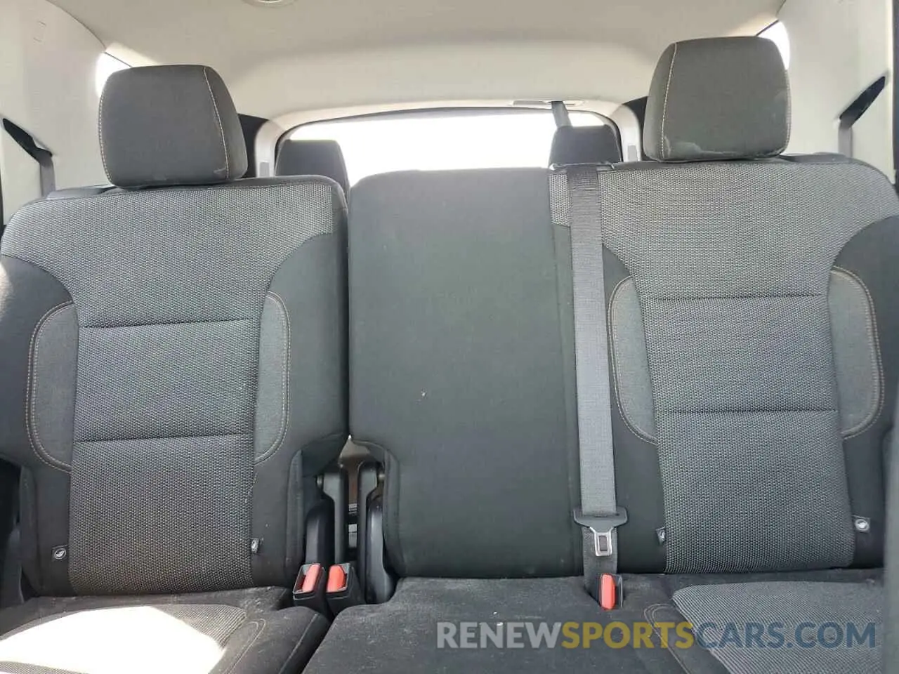 10 Photograph of a damaged car 1GNERFKW4KJ255156 CHEVROLET TRAVERSE 2019