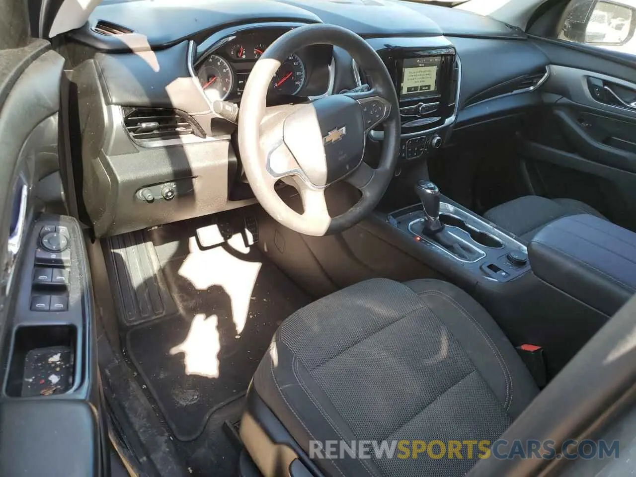 8 Photograph of a damaged car 1GNERFKW5KJ250497 CHEVROLET TRAVERSE 2019