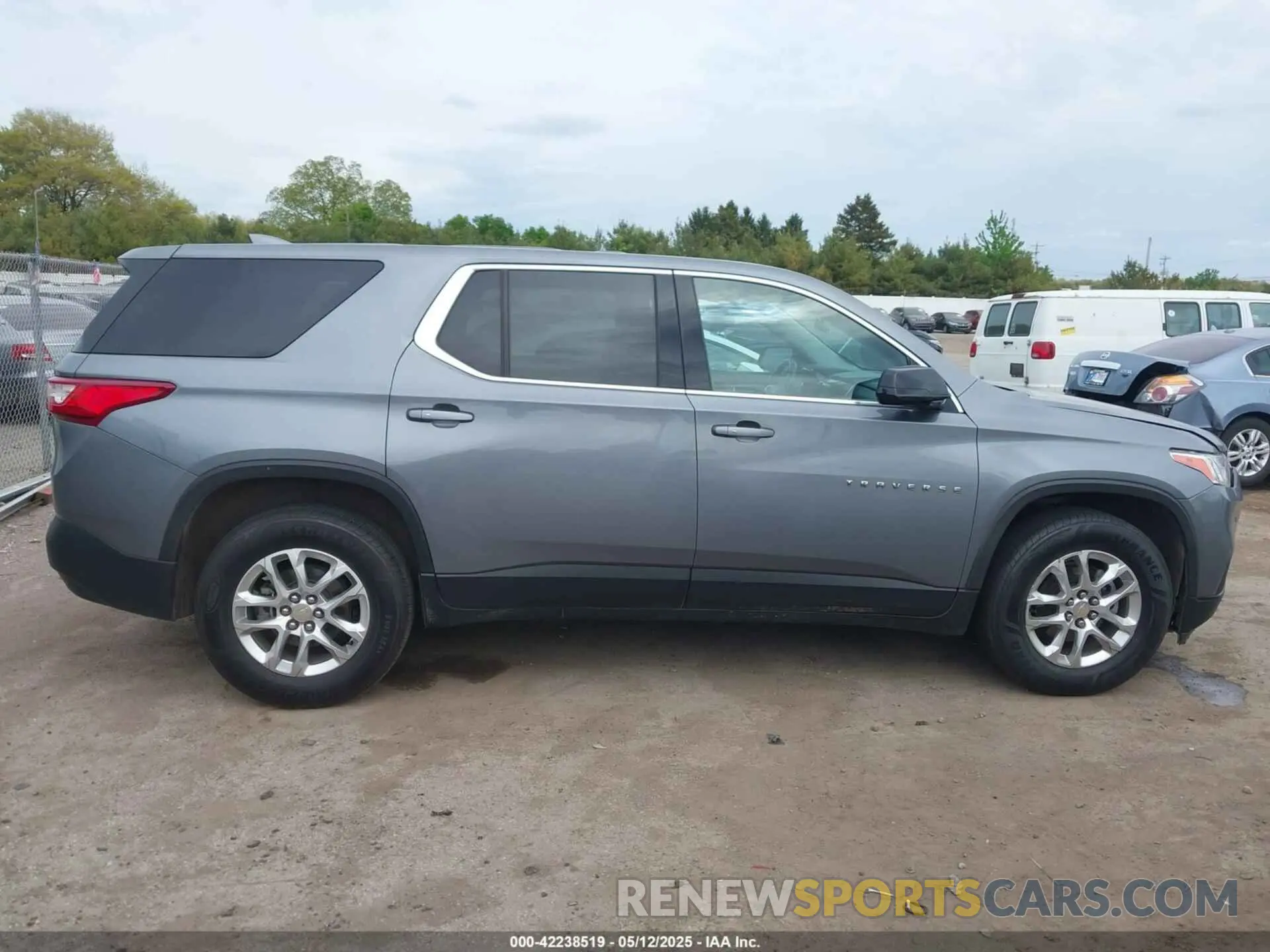 13 Photograph of a damaged car 1GNERFKW5KJ283936 CHEVROLET TRAVERSE 2019