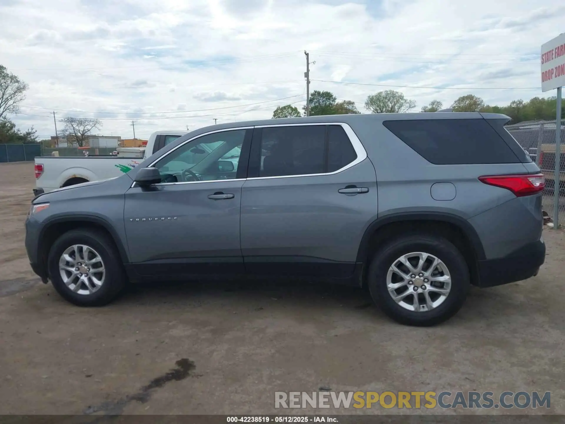 14 Photograph of a damaged car 1GNERFKW5KJ283936 CHEVROLET TRAVERSE 2019