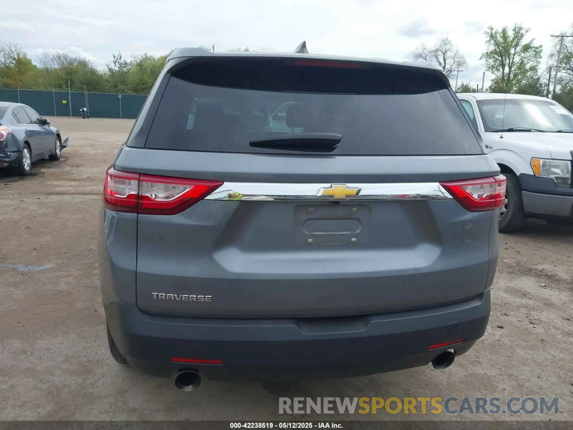 16 Photograph of a damaged car 1GNERFKW5KJ283936 CHEVROLET TRAVERSE 2019