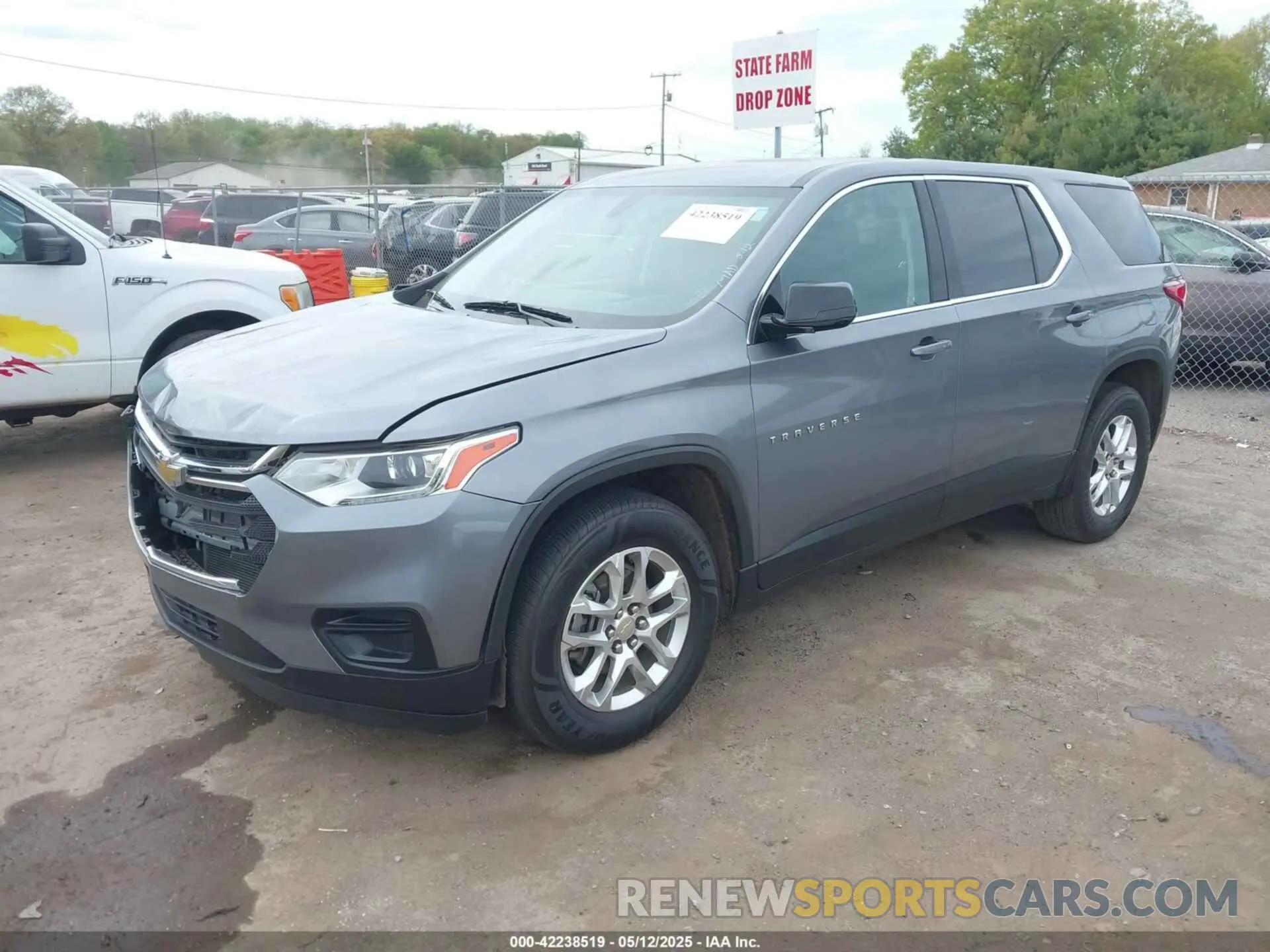2 Photograph of a damaged car 1GNERFKW5KJ283936 CHEVROLET TRAVERSE 2019
