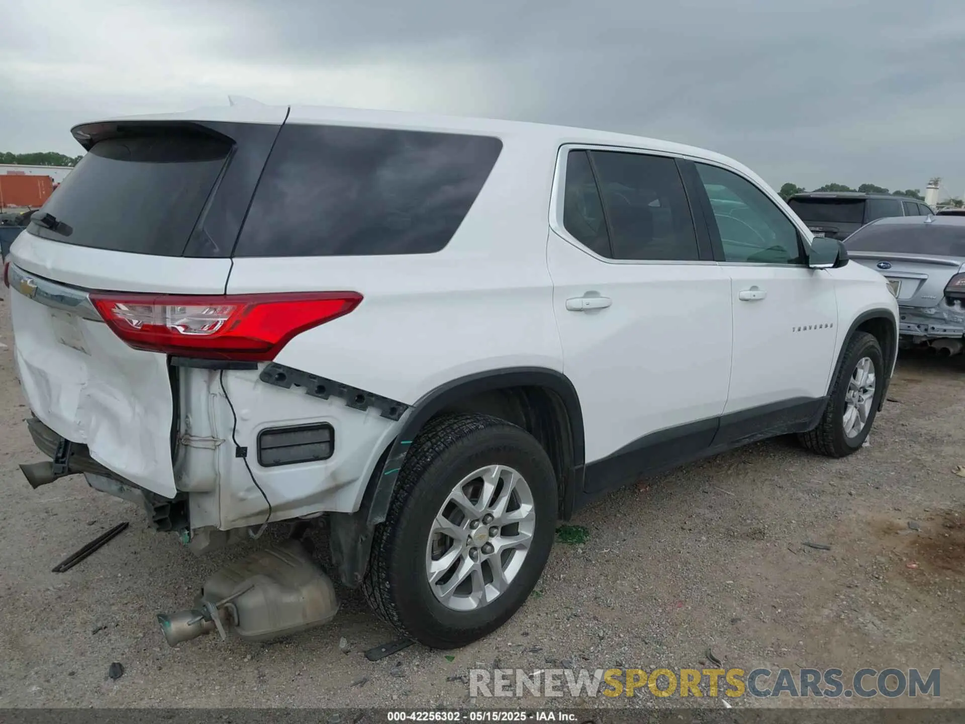 4 Photograph of a damaged car 1GNERFKW5KJ313744 CHEVROLET TRAVERSE 2019