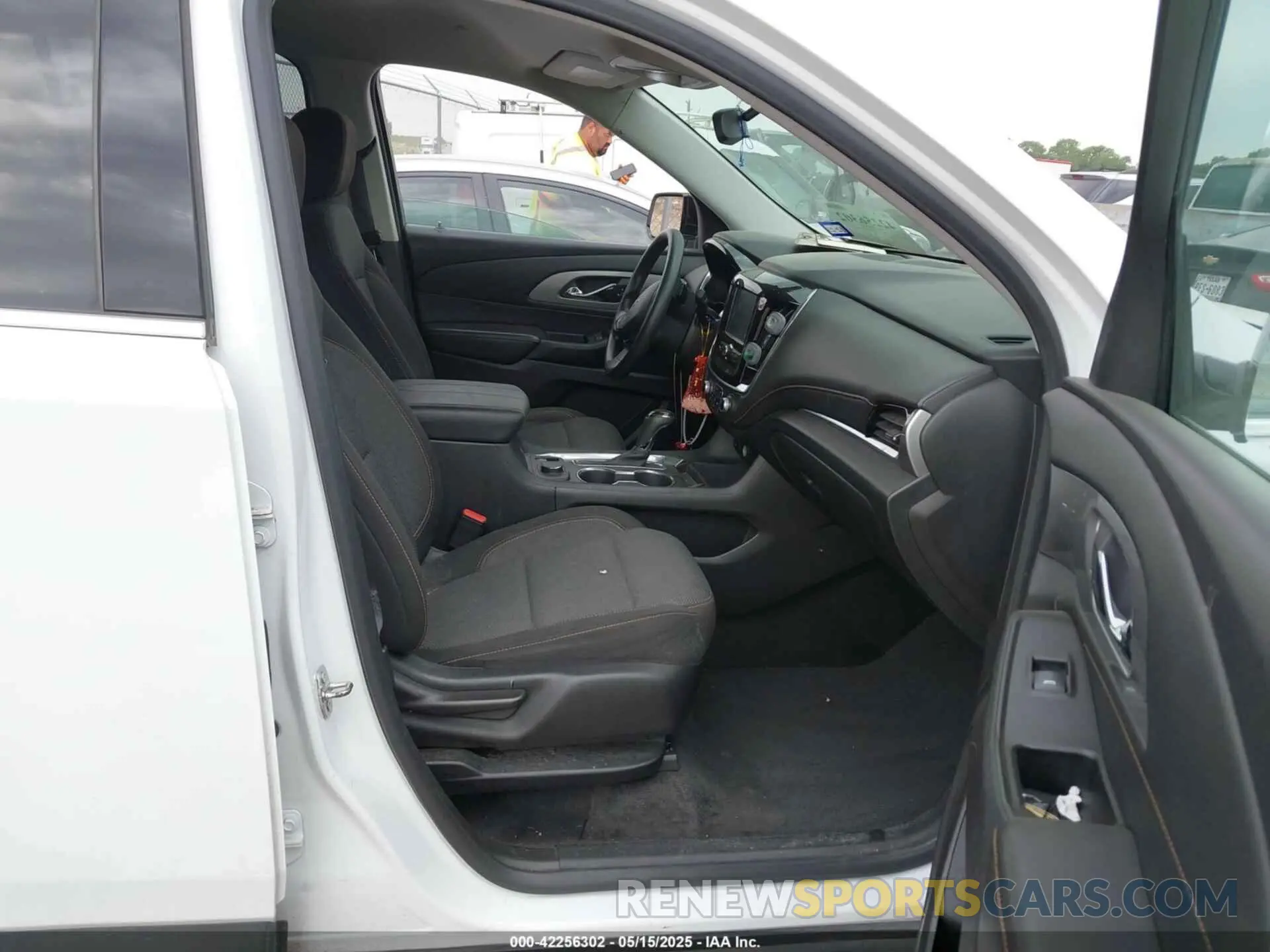 5 Photograph of a damaged car 1GNERFKW5KJ313744 CHEVROLET TRAVERSE 2019