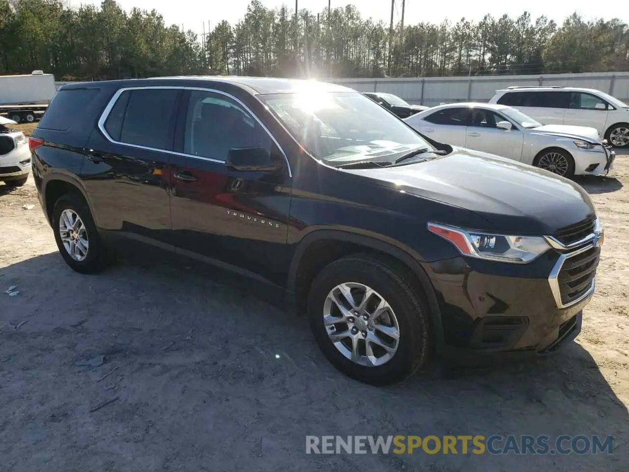4 Photograph of a damaged car 1GNERFKW5KJ317552 CHEVROLET TRAVERSE 2019