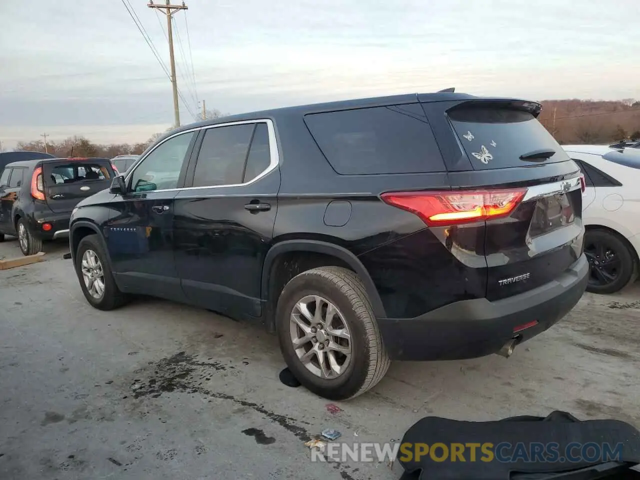2 Photograph of a damaged car 1GNERFKW7KJ120057 CHEVROLET TRAVERSE 2019