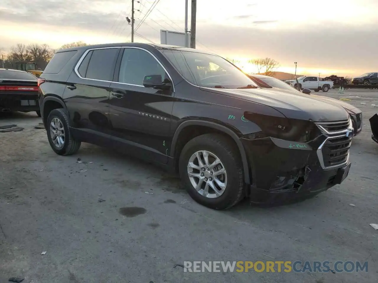 4 Photograph of a damaged car 1GNERFKW7KJ120057 CHEVROLET TRAVERSE 2019
