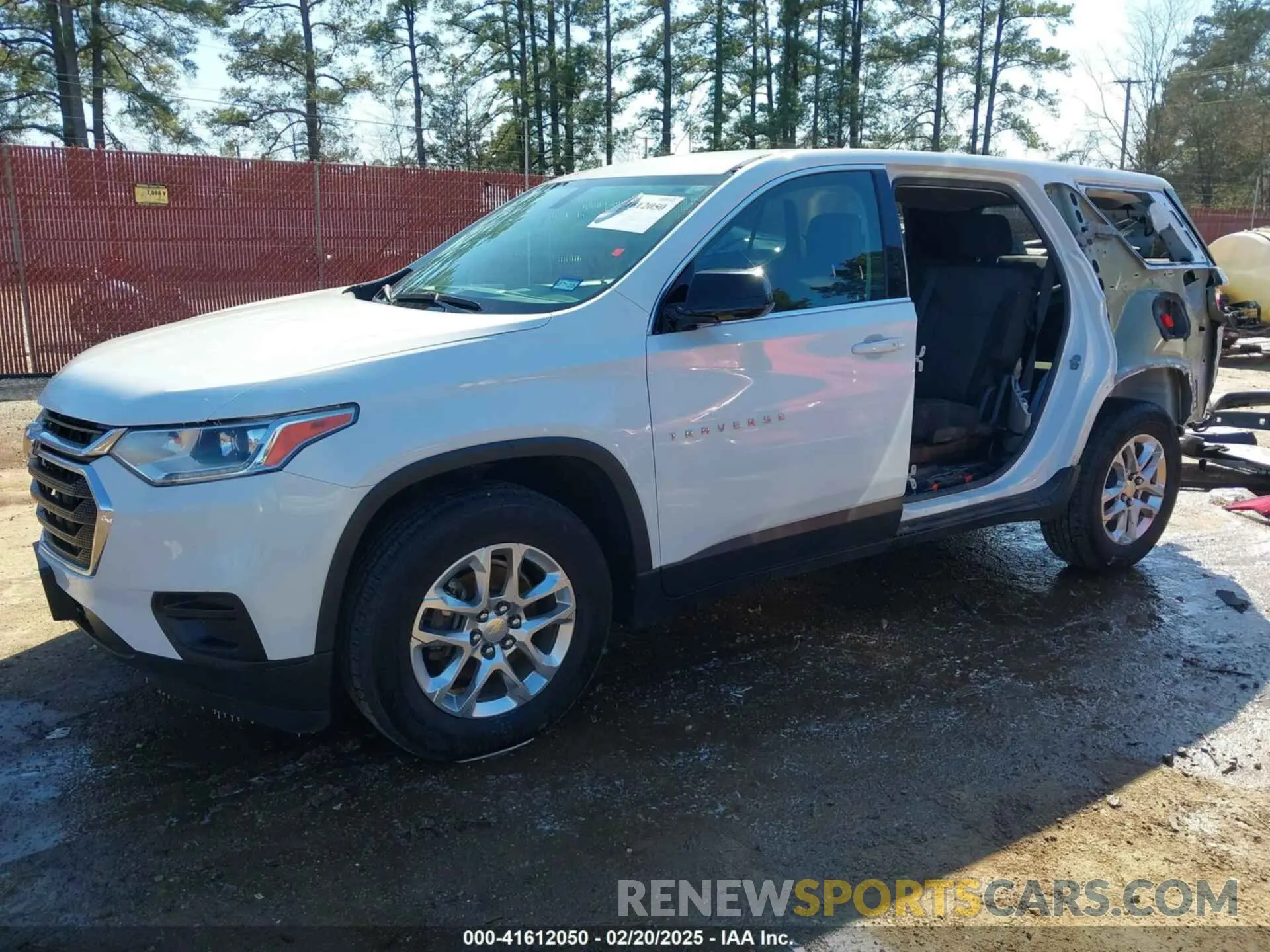 2 Photograph of a damaged car 1GNERFKW7KJ224791 CHEVROLET TRAVERSE 2019