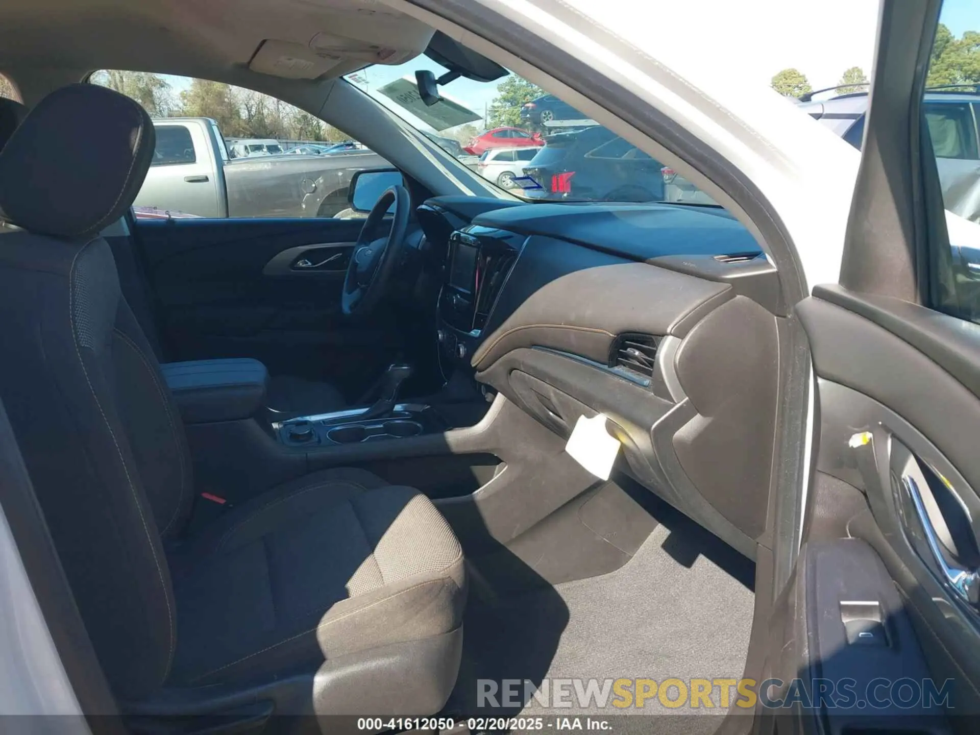 5 Photograph of a damaged car 1GNERFKW7KJ224791 CHEVROLET TRAVERSE 2019