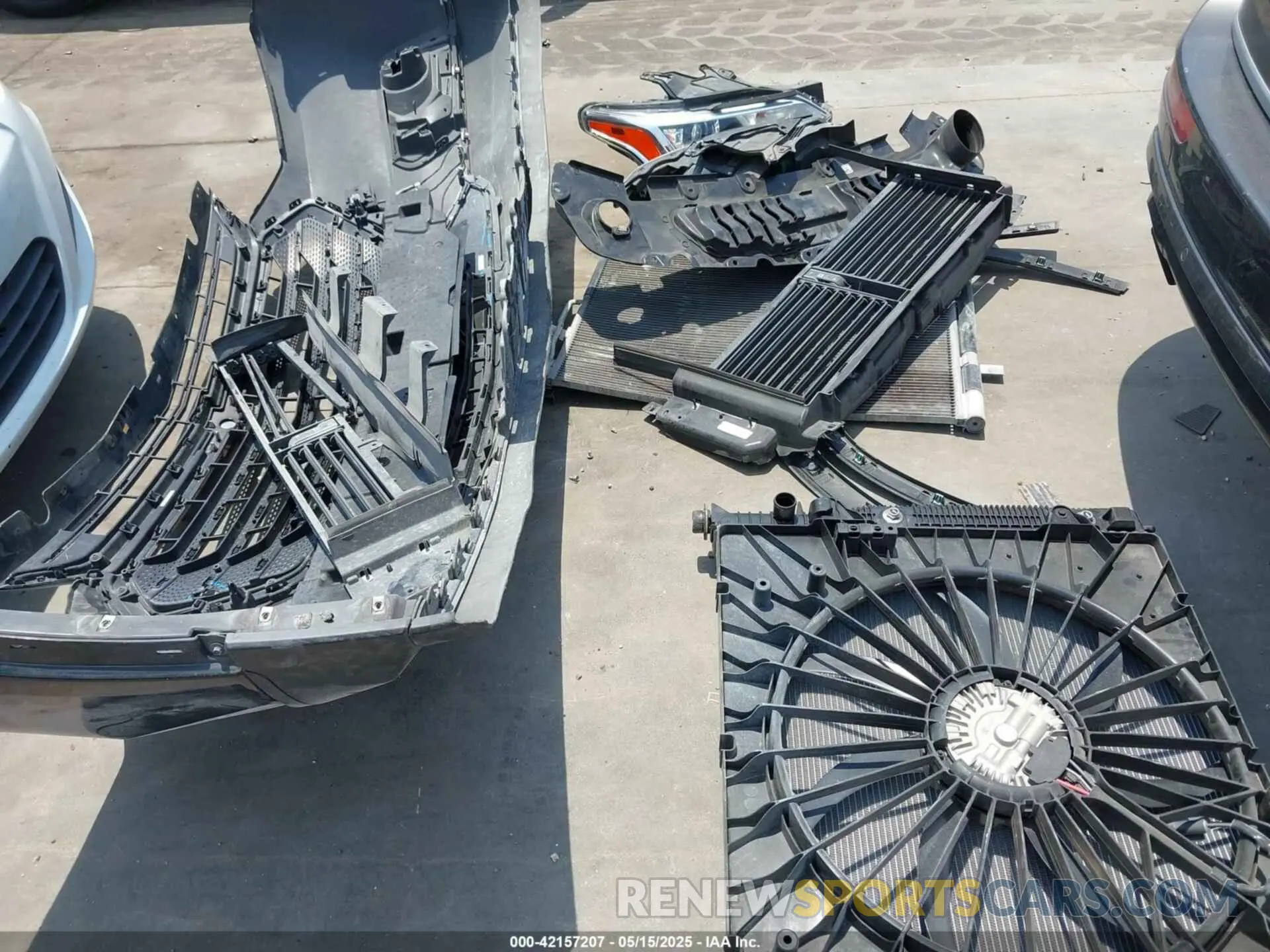 12 Photograph of a damaged car 1GNERFKW8KJ102229 CHEVROLET TRAVERSE 2019