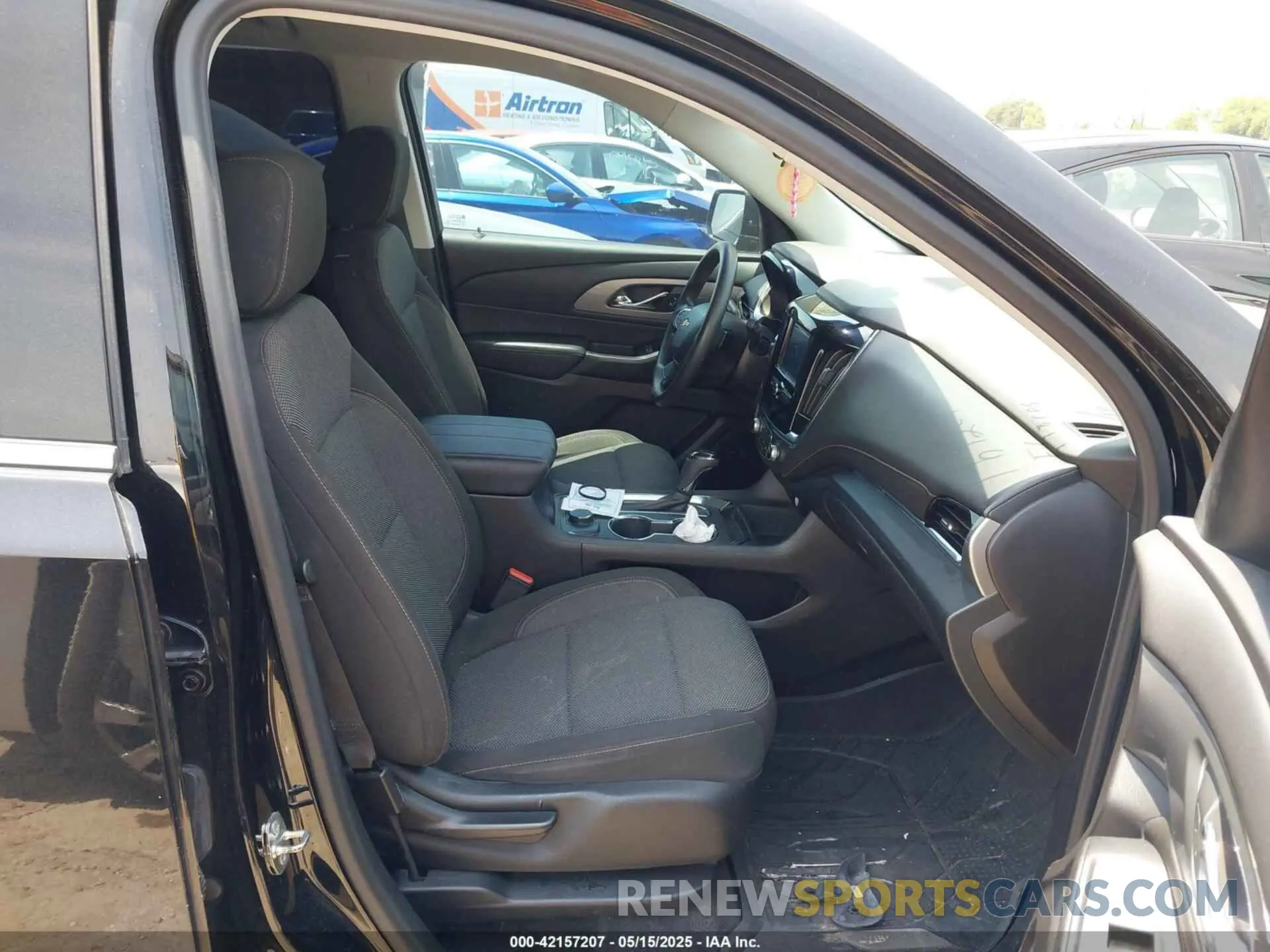 5 Photograph of a damaged car 1GNERFKW8KJ102229 CHEVROLET TRAVERSE 2019