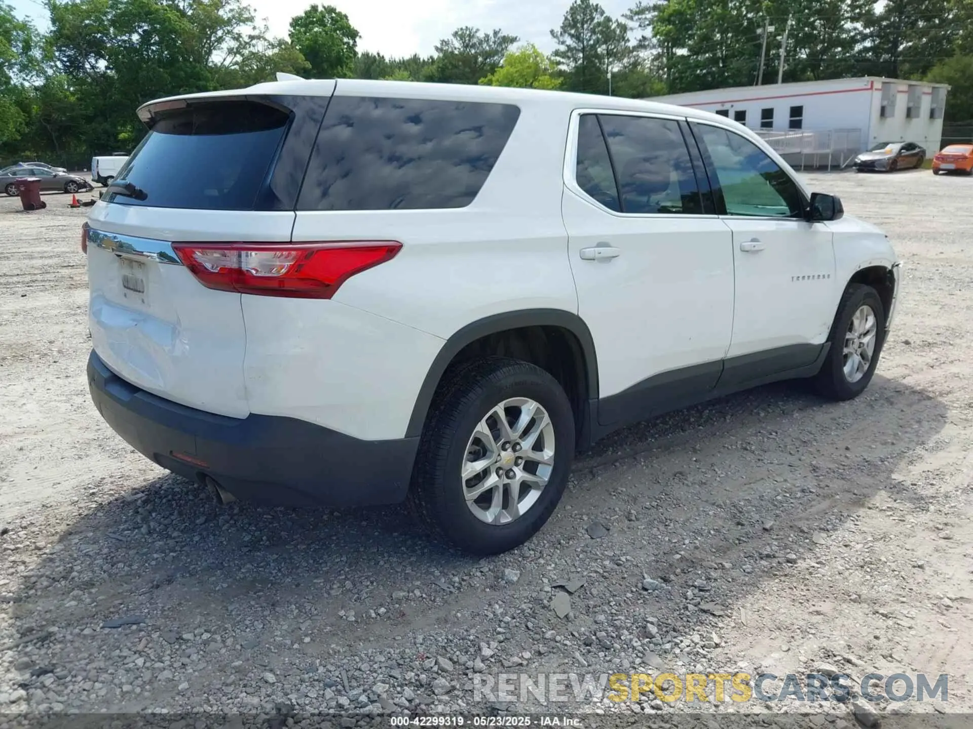 4 Photograph of a damaged car 1GNERFKW8KJ321367 CHEVROLET TRAVERSE 2019