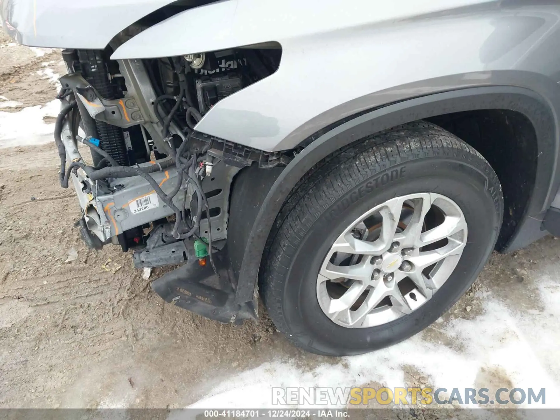 17 Photograph of a damaged car 1GNERFKW9KJ143209 CHEVROLET TRAVERSE 2019