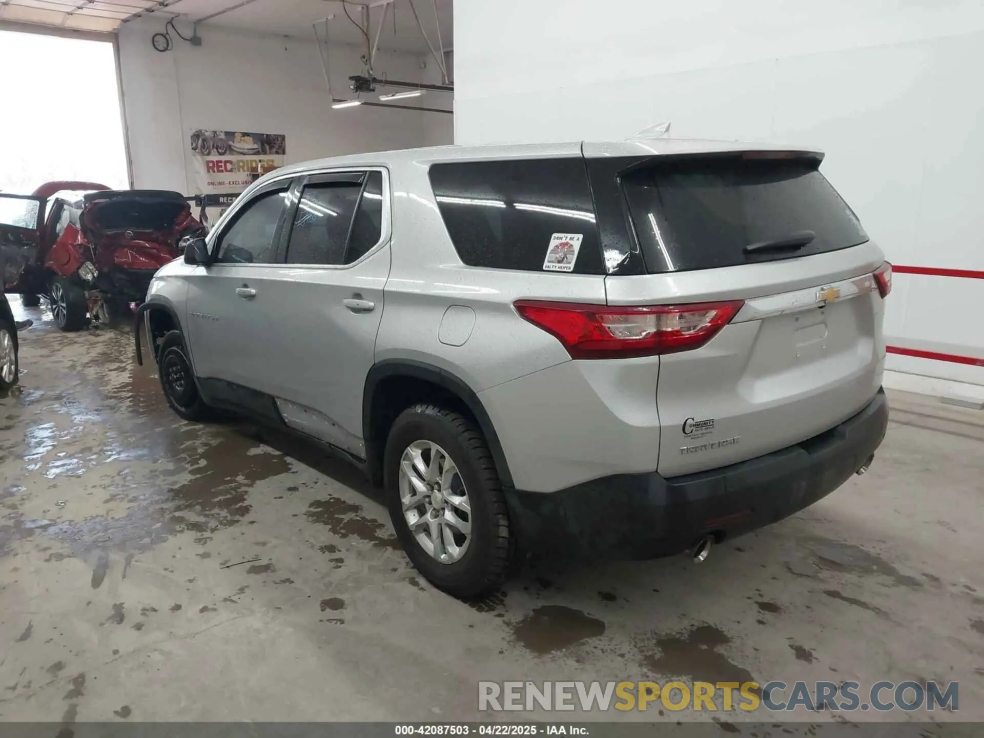 3 Photograph of a damaged car 1GNERFKW9KJ147728 CHEVROLET TRAVERSE 2019