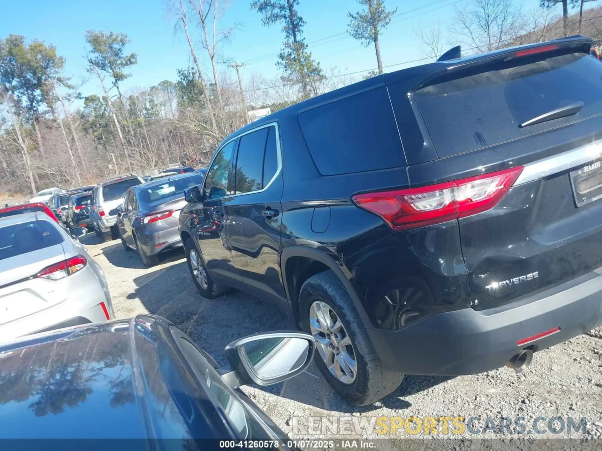 3 Photograph of a damaged car 1GNERFKW9KJ252186 CHEVROLET TRAVERSE 2019