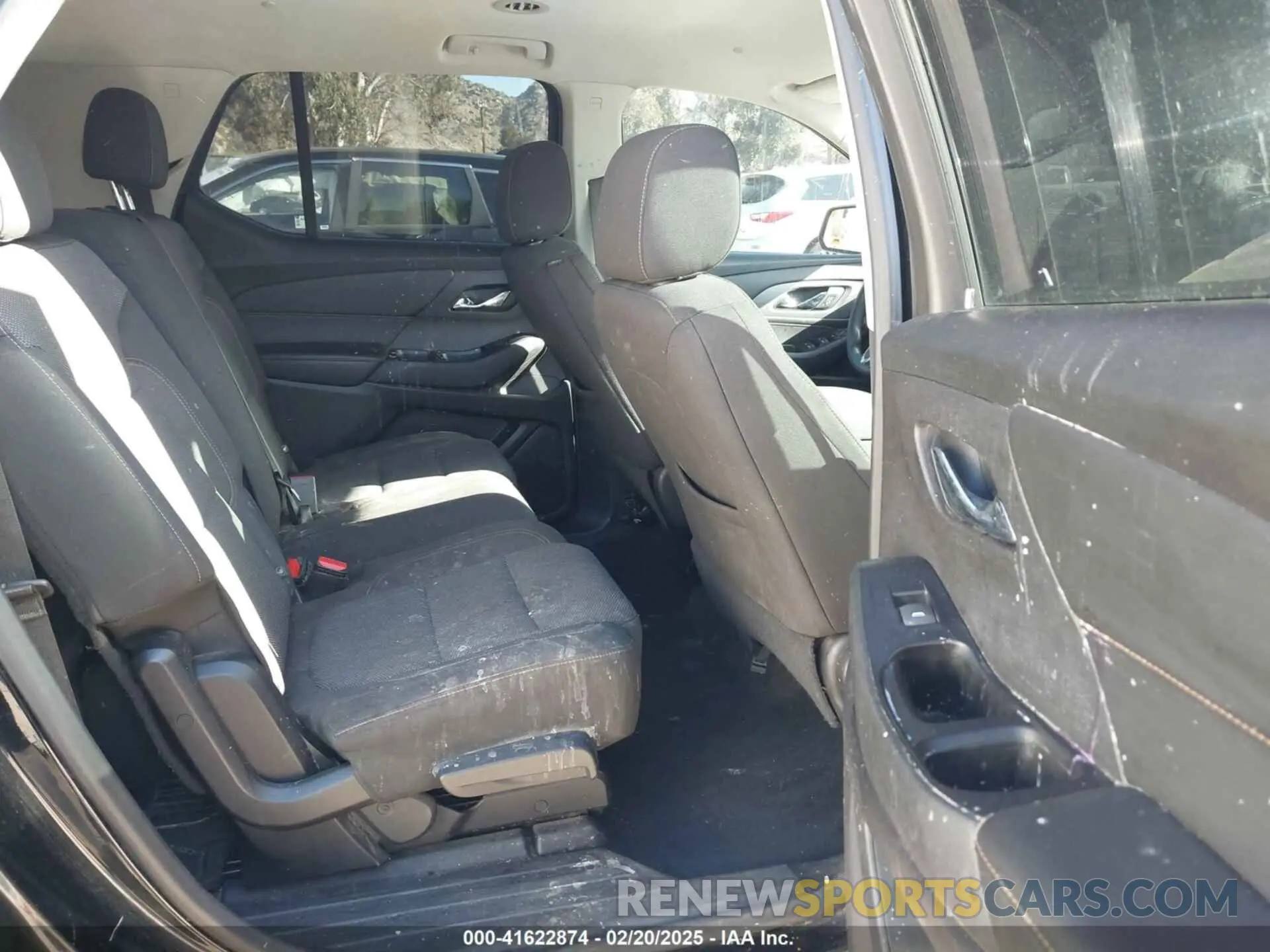 8 Photograph of a damaged car 1GNERFKW9KJ267433 CHEVROLET TRAVERSE 2019