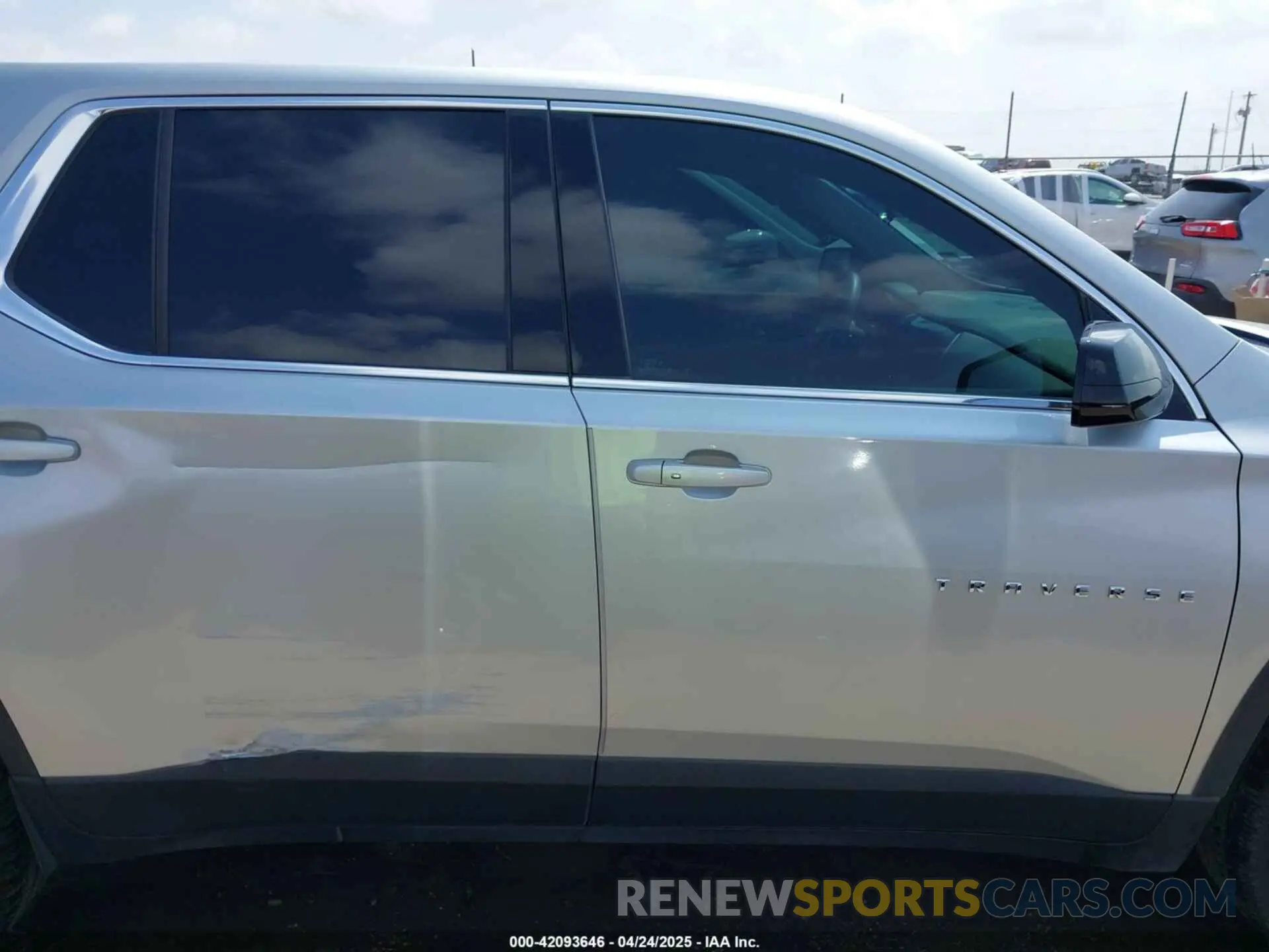 13 Photograph of a damaged car 1GNERFKW9KJ282188 CHEVROLET TRAVERSE 2019