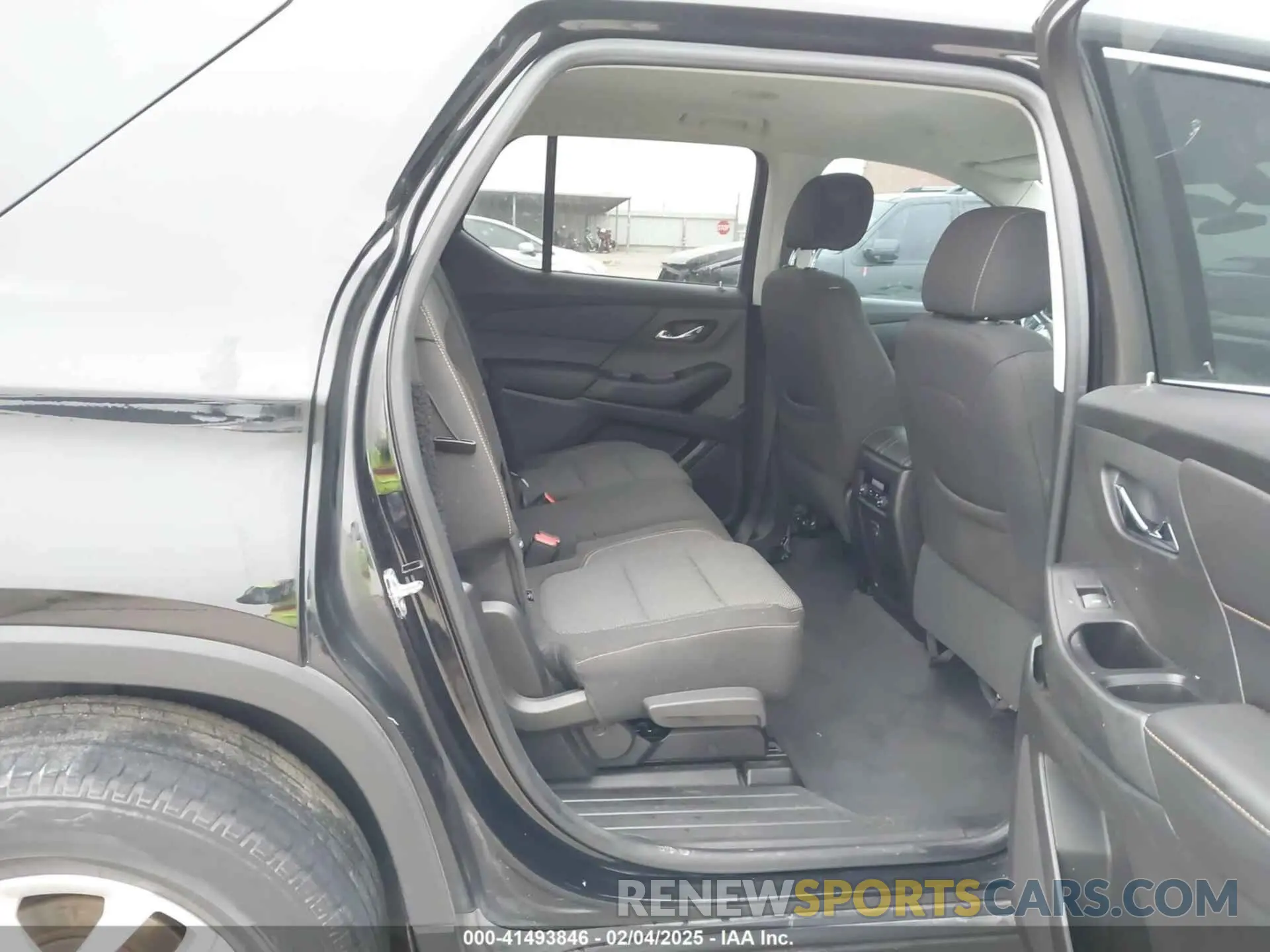 8 Photograph of a damaged car 1GNERFKWXKJ148614 CHEVROLET TRAVERSE 2019