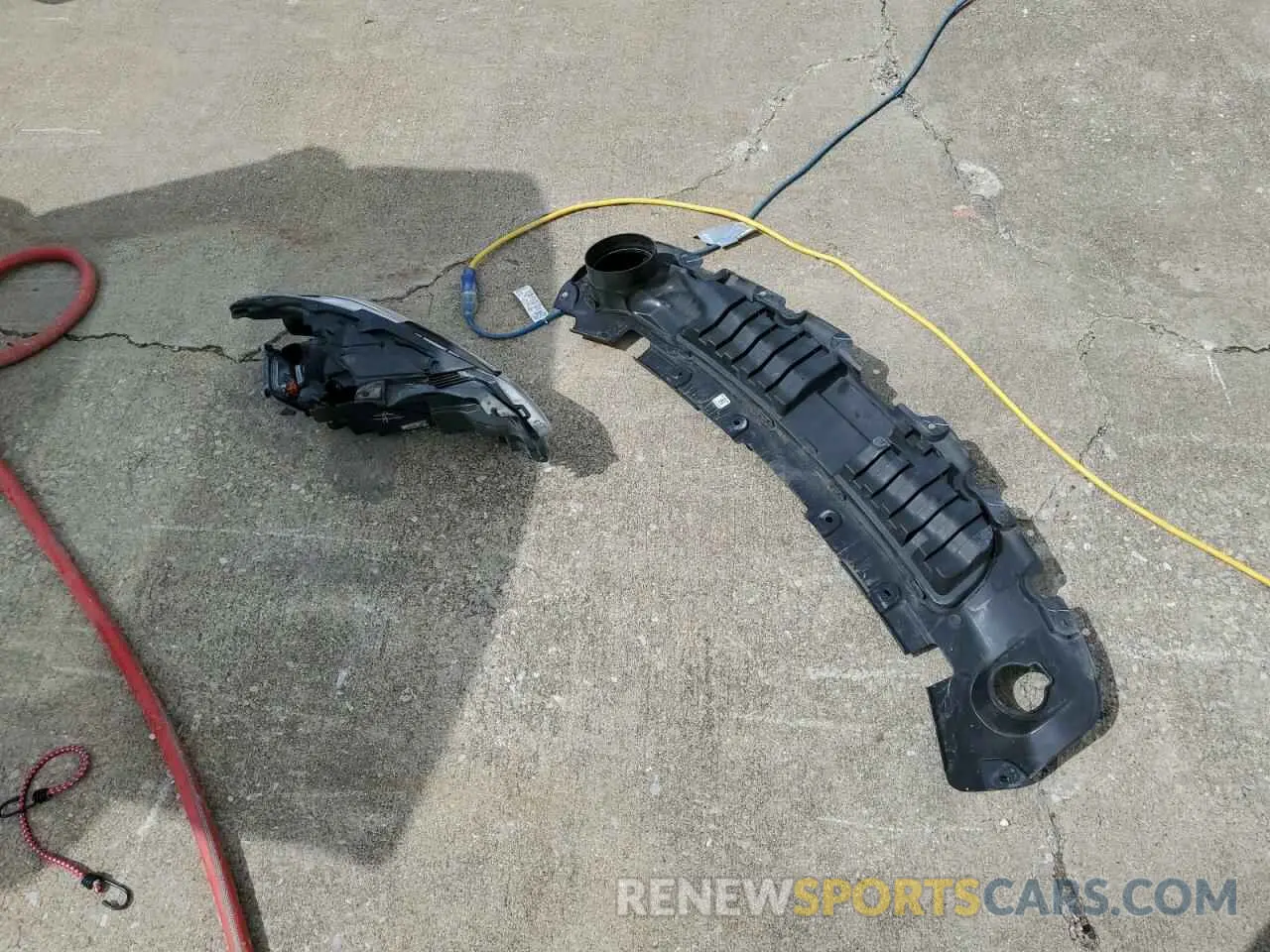 13 Photograph of a damaged car 1GNERFKWXKJ152100 CHEVROLET TRAVERSE 2019