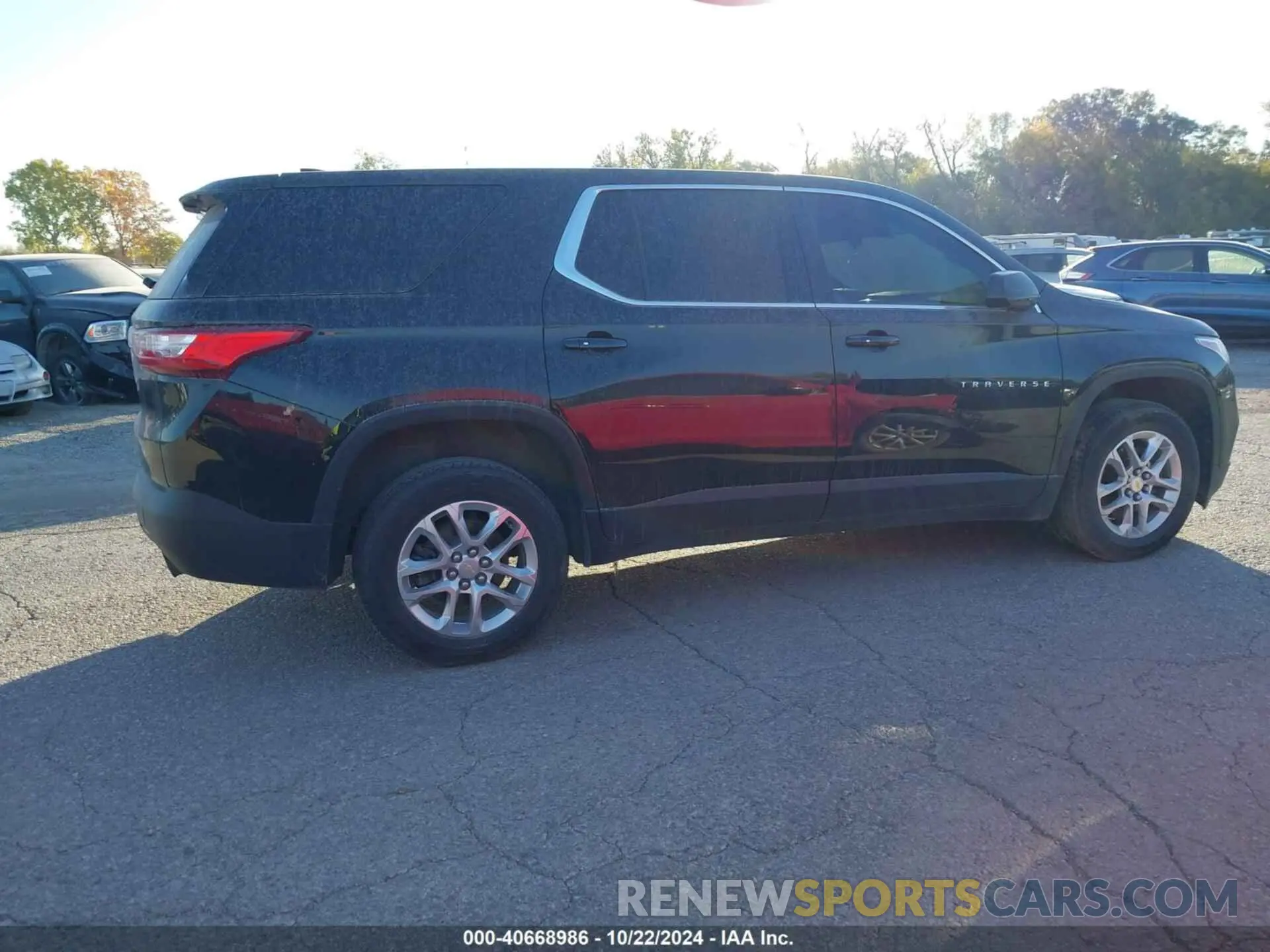 13 Photograph of a damaged car 1GNERFKWXKJ198719 CHEVROLET TRAVERSE 2019