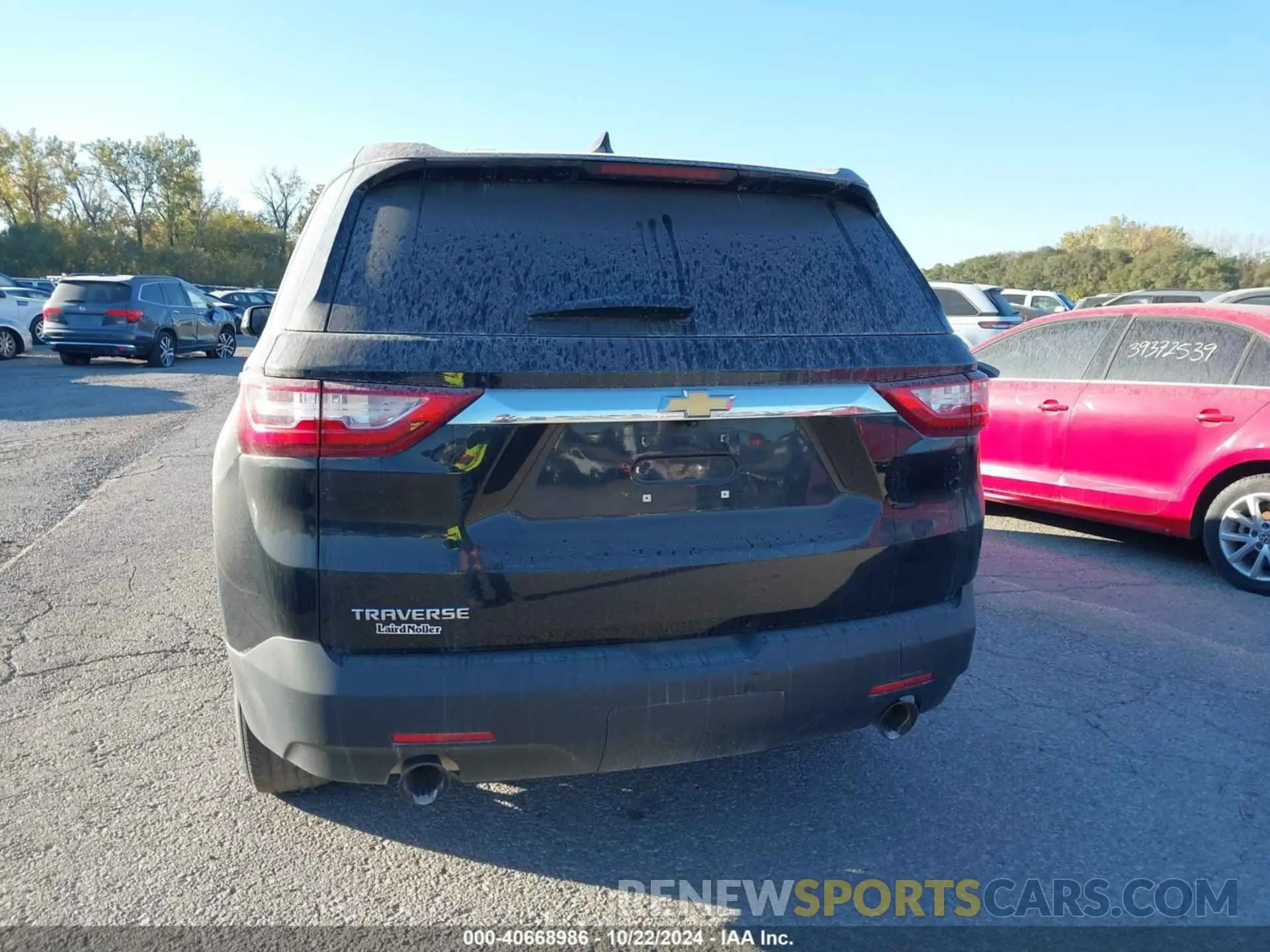 16 Photograph of a damaged car 1GNERFKWXKJ198719 CHEVROLET TRAVERSE 2019