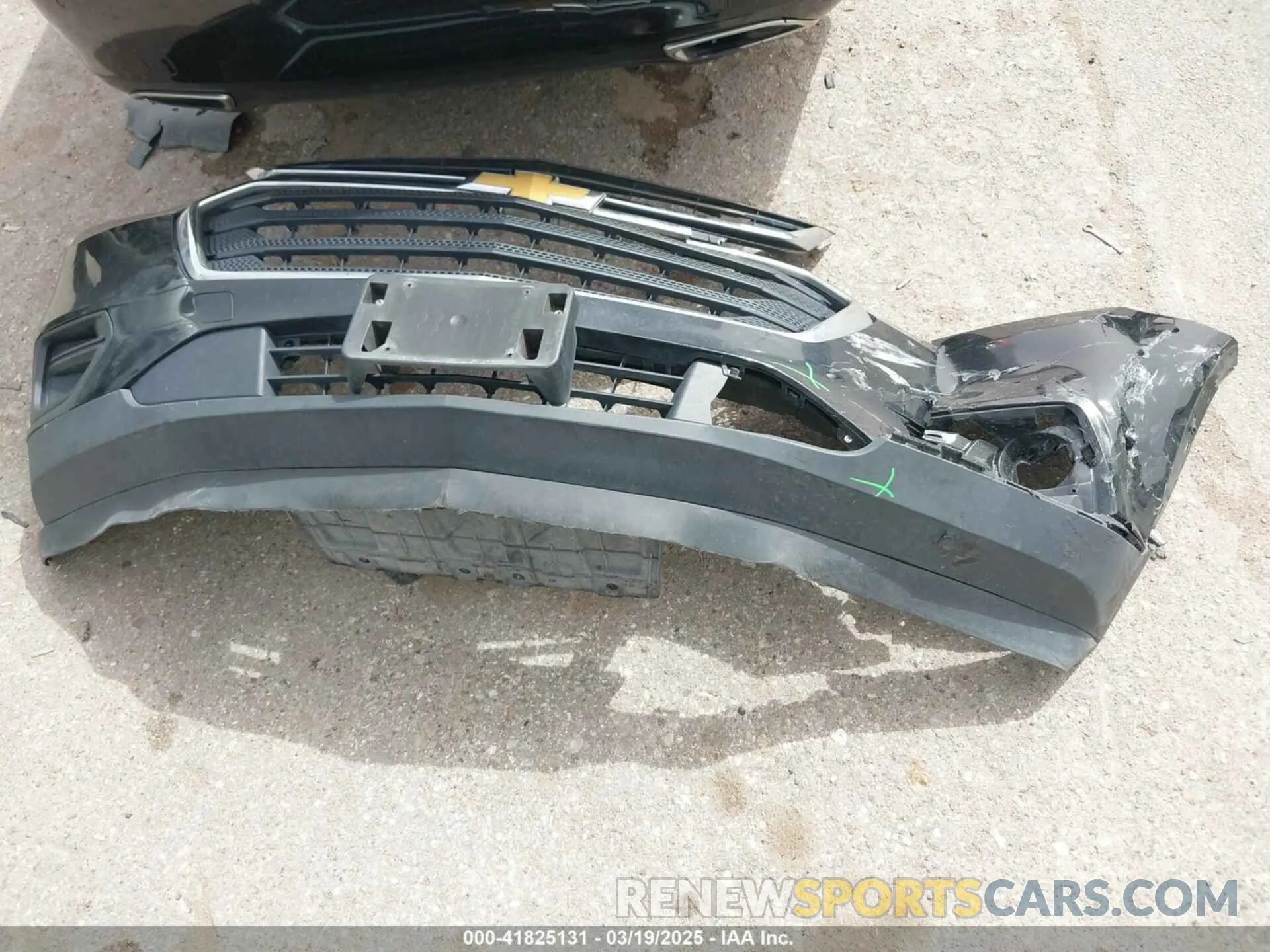 12 Photograph of a damaged car 1GNERFKWXKJ202638 CHEVROLET TRAVERSE 2019