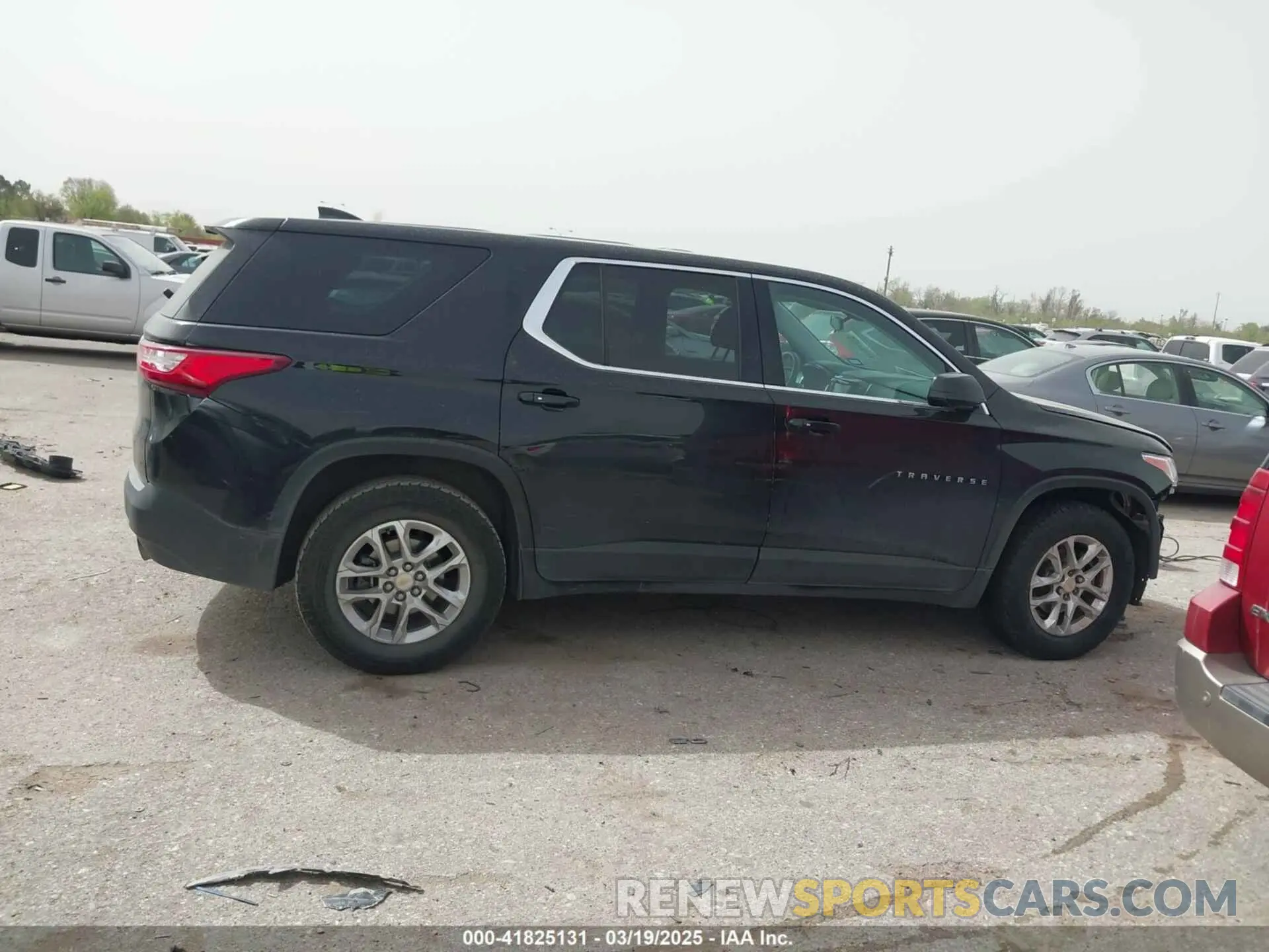 14 Photograph of a damaged car 1GNERFKWXKJ202638 CHEVROLET TRAVERSE 2019