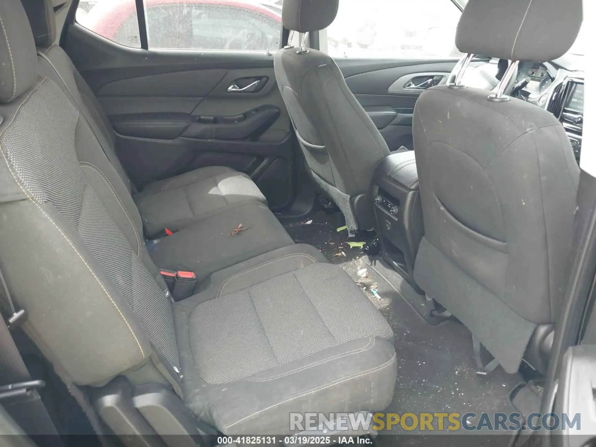 8 Photograph of a damaged car 1GNERFKWXKJ202638 CHEVROLET TRAVERSE 2019