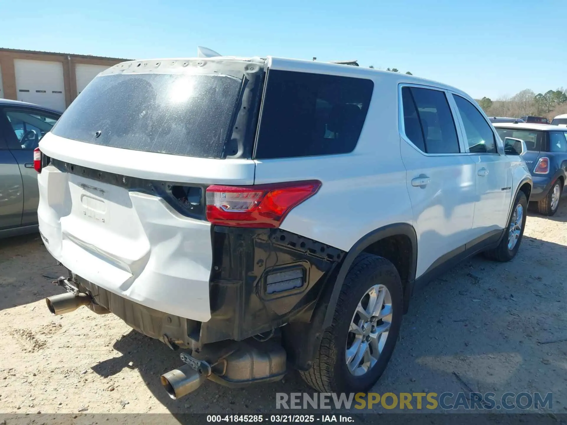 4 Photograph of a damaged car 1GNERFKWXKJ286587 CHEVROLET TRAVERSE 2019